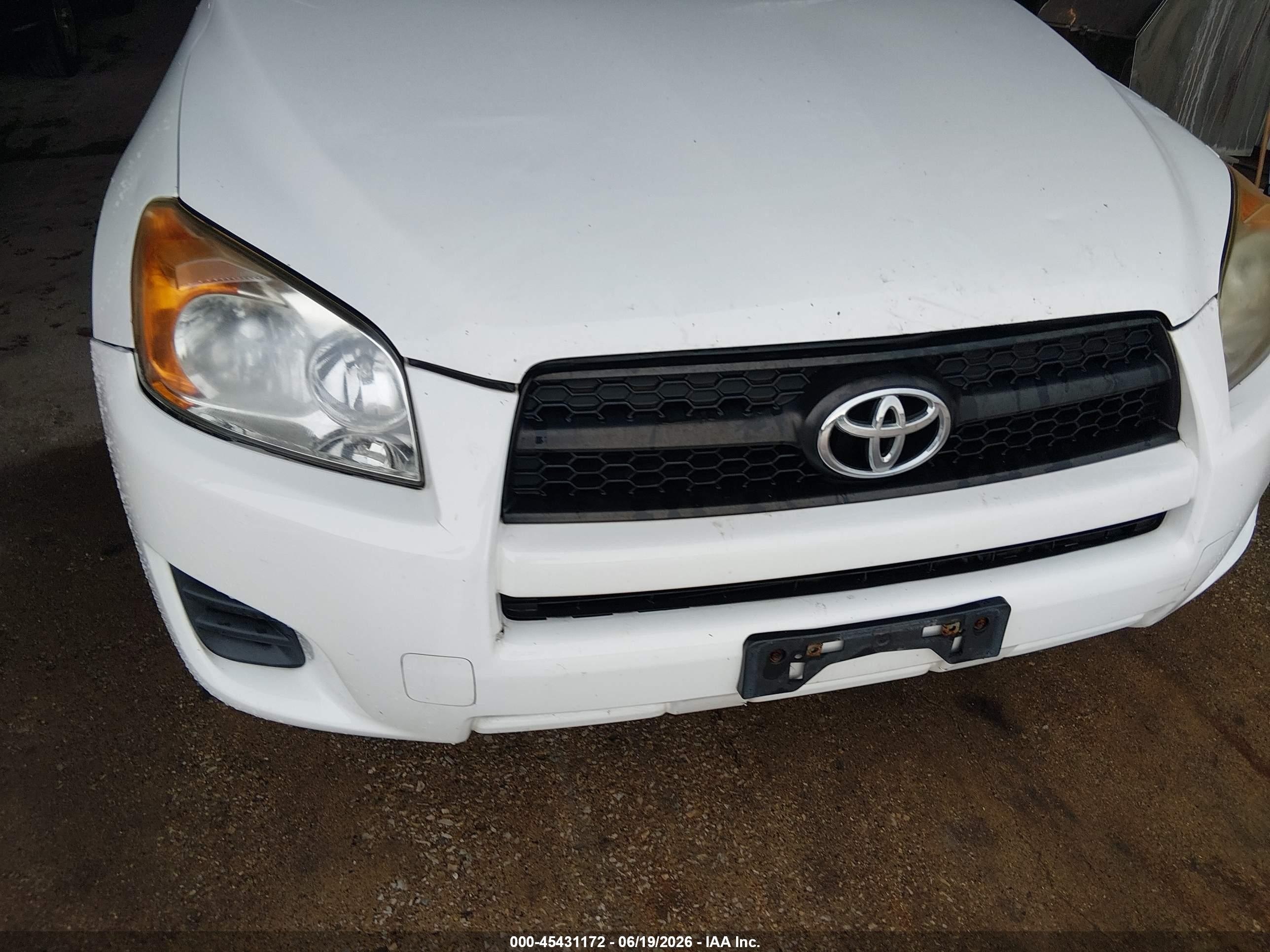 2010 Toyota Rav4   White vin: JTMBF4DV0A5018166