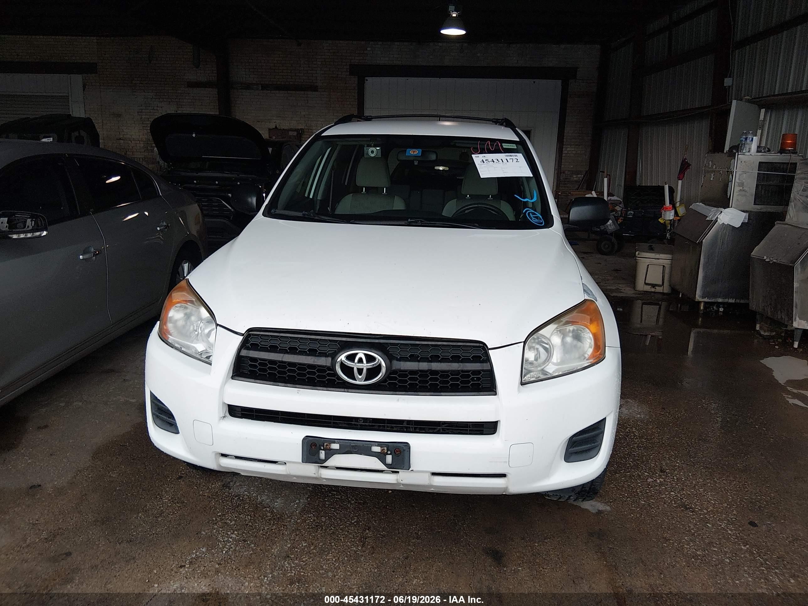 2010 Toyota Rav4   White vin: JTMBF4DV0A5018166