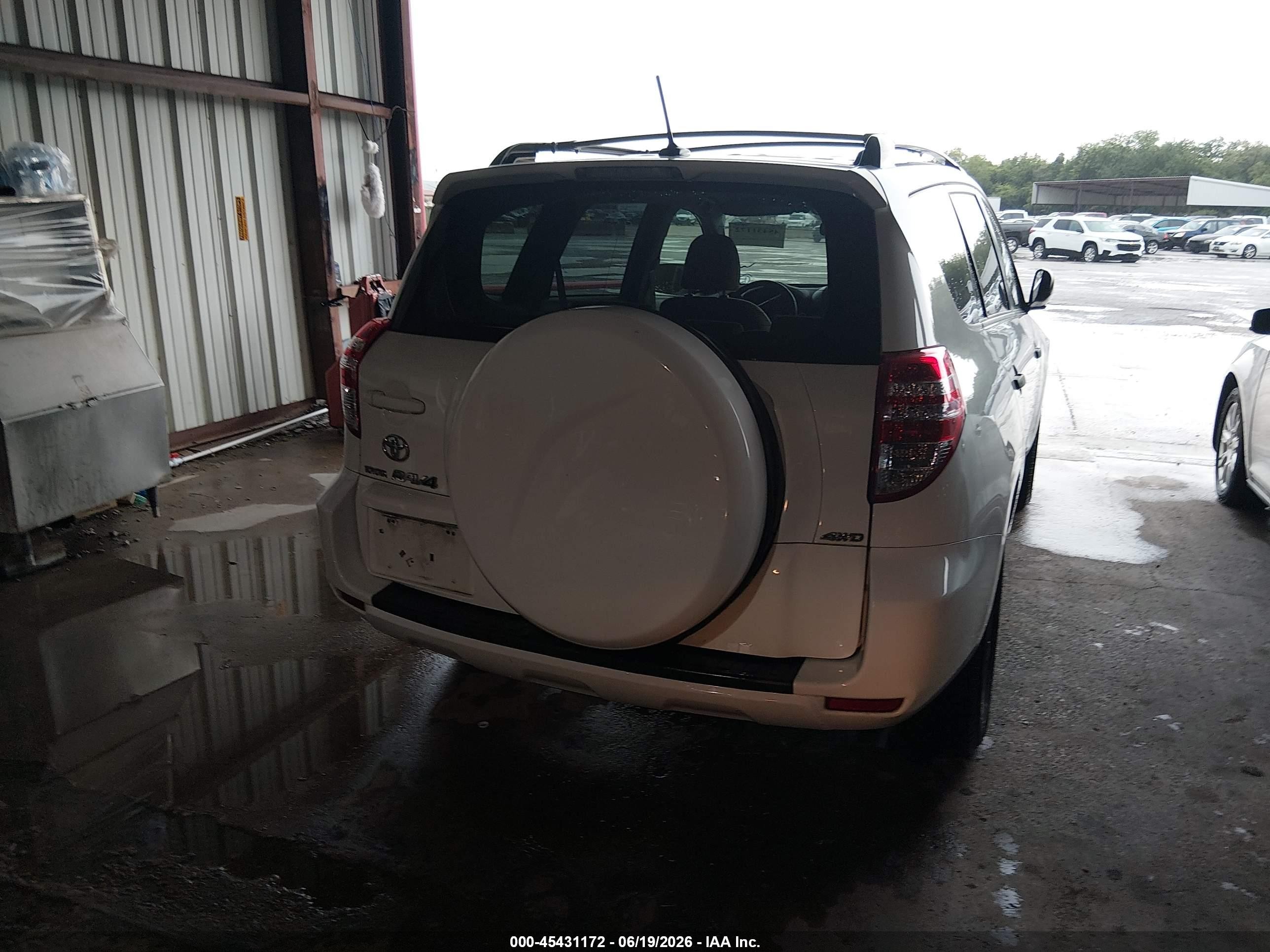 2010 Toyota Rav4   White vin: JTMBF4DV0A5018166