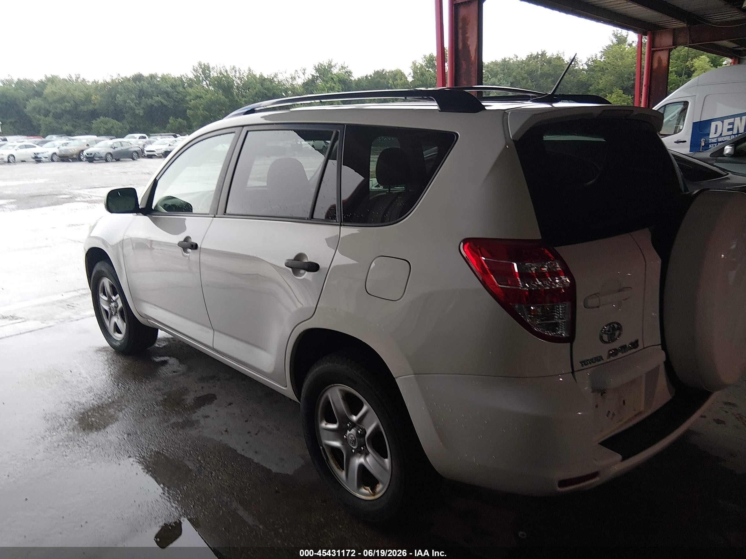 2010 Toyota Rav4   White vin: JTMBF4DV0A5018166