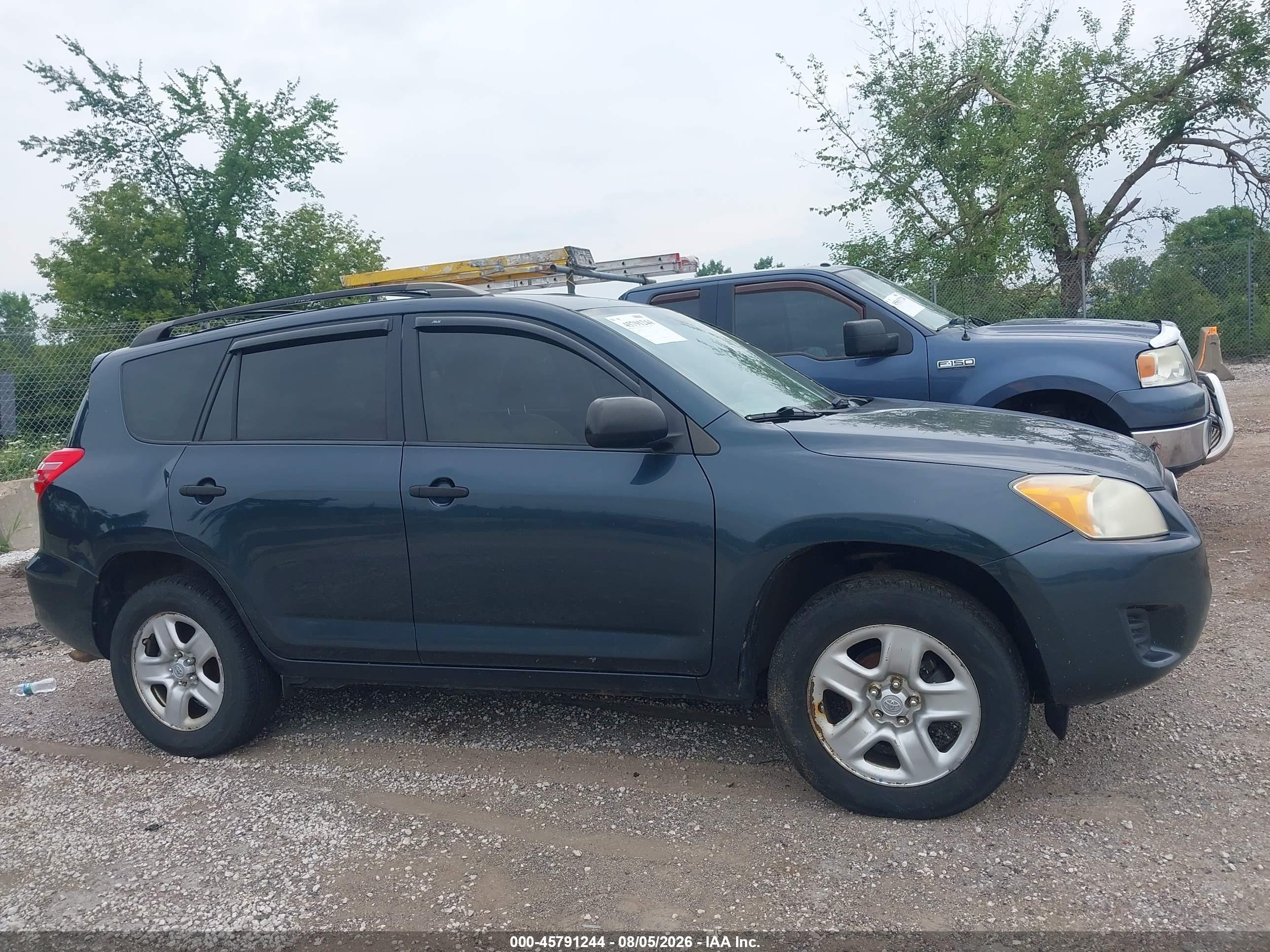 2010 Toyota Rav4   Синий vin: JTMBF4DV0A5029703