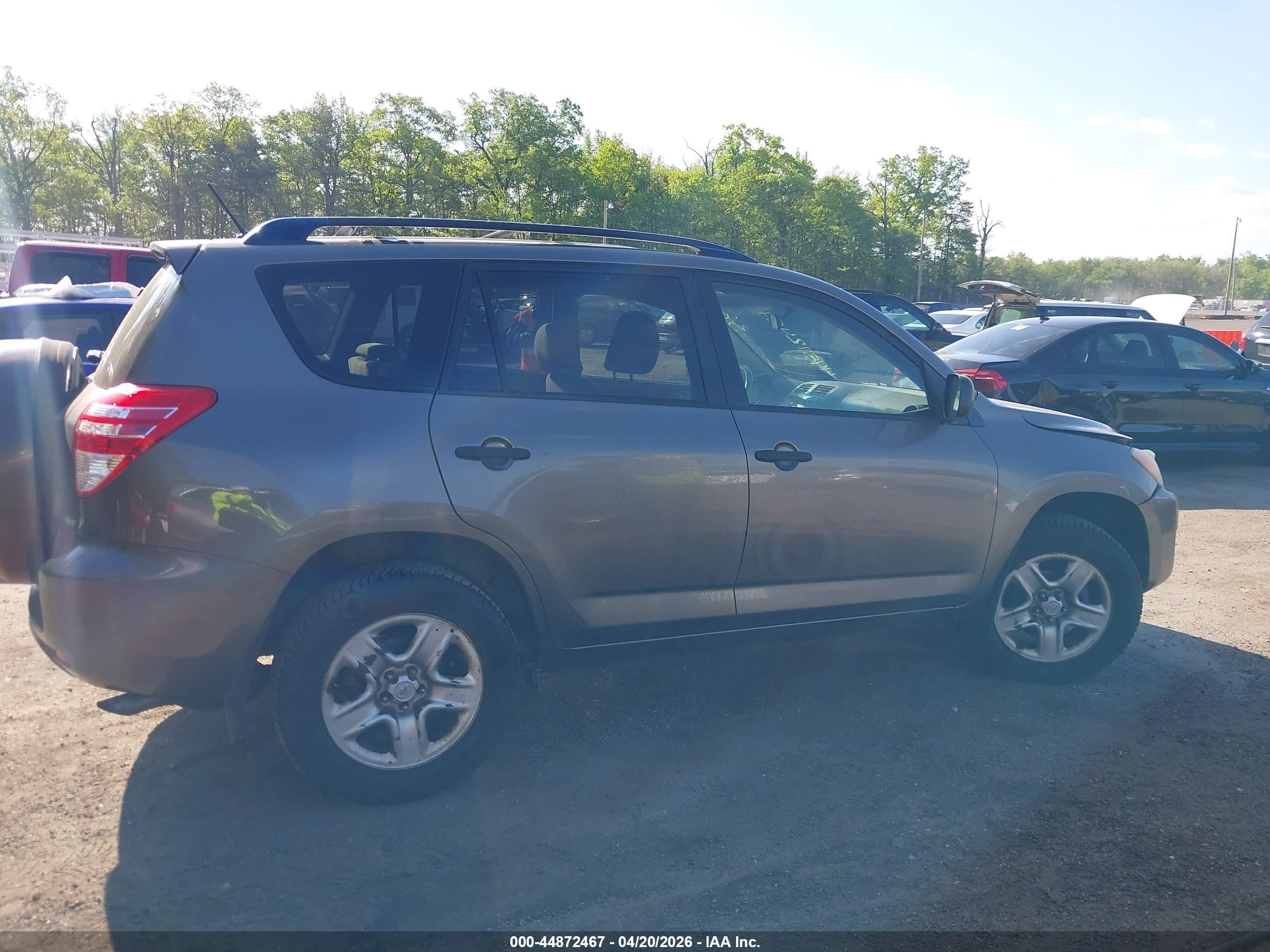 2010 Toyota Rav4 Золотой vin: JTMBF4DV0A5033251