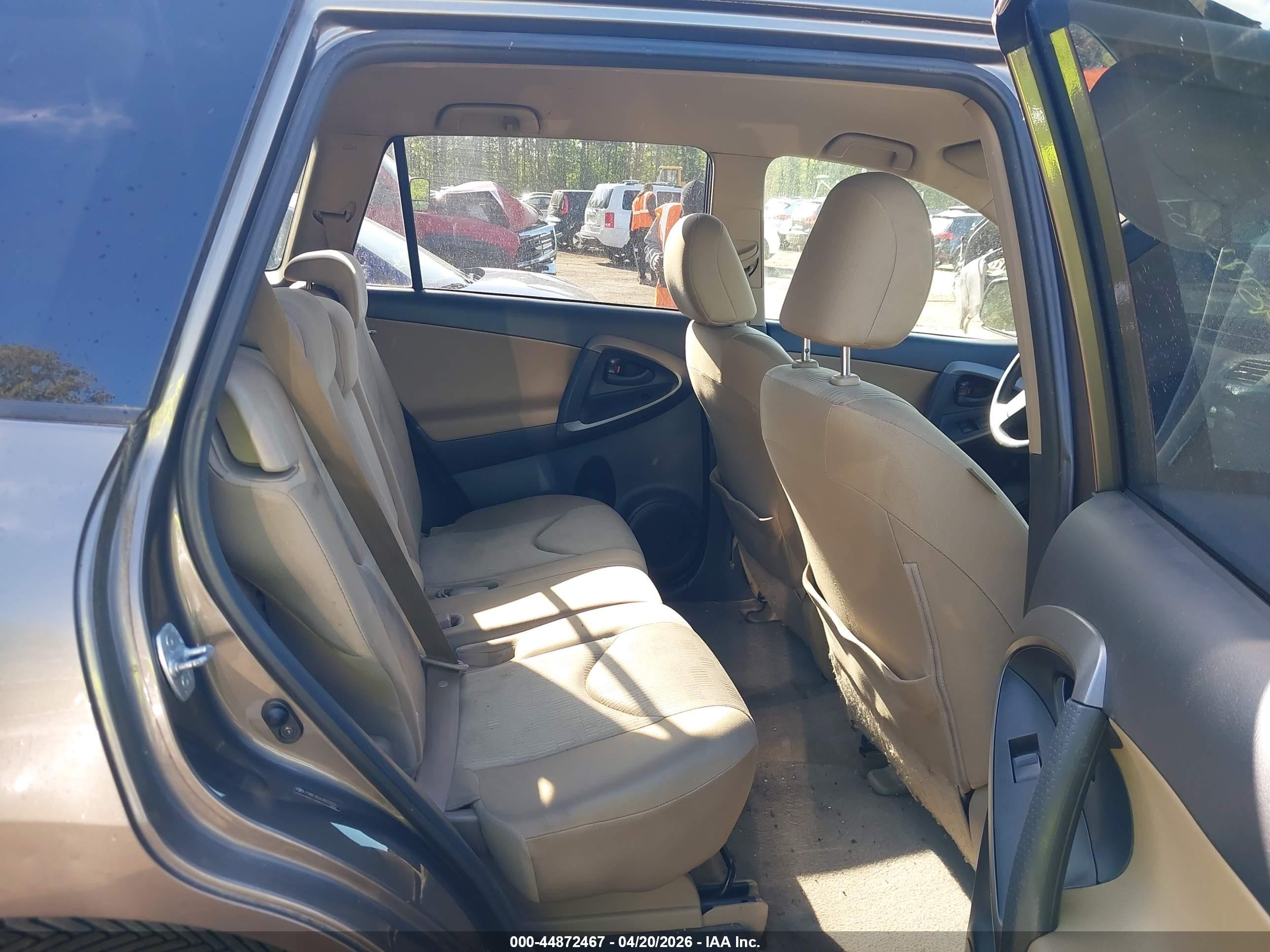 2010 Toyota Rav4 Золотой vin: JTMBF4DV0A5033251