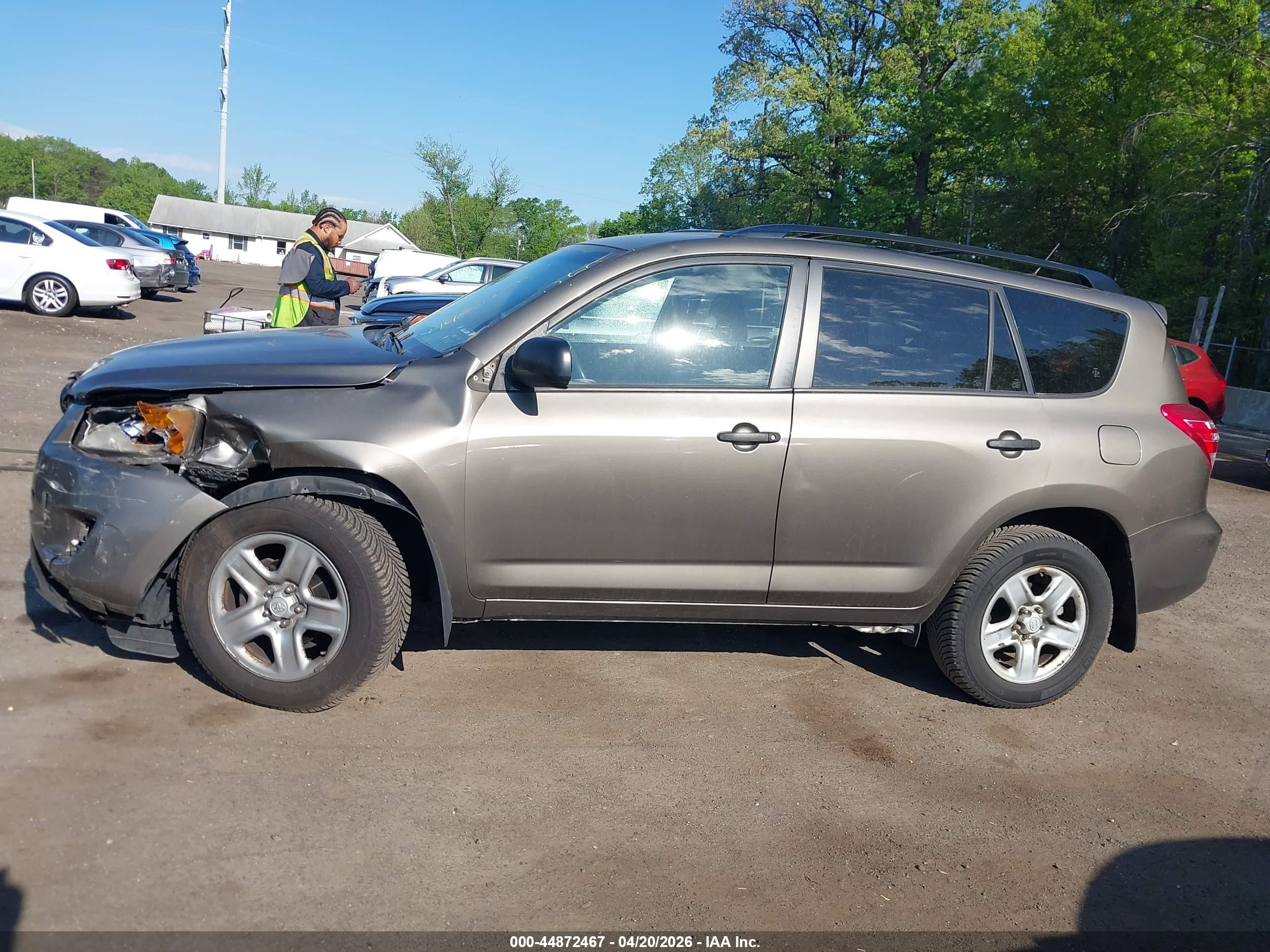 2010 Toyota Rav4 Золотой vin: JTMBF4DV0A5033251