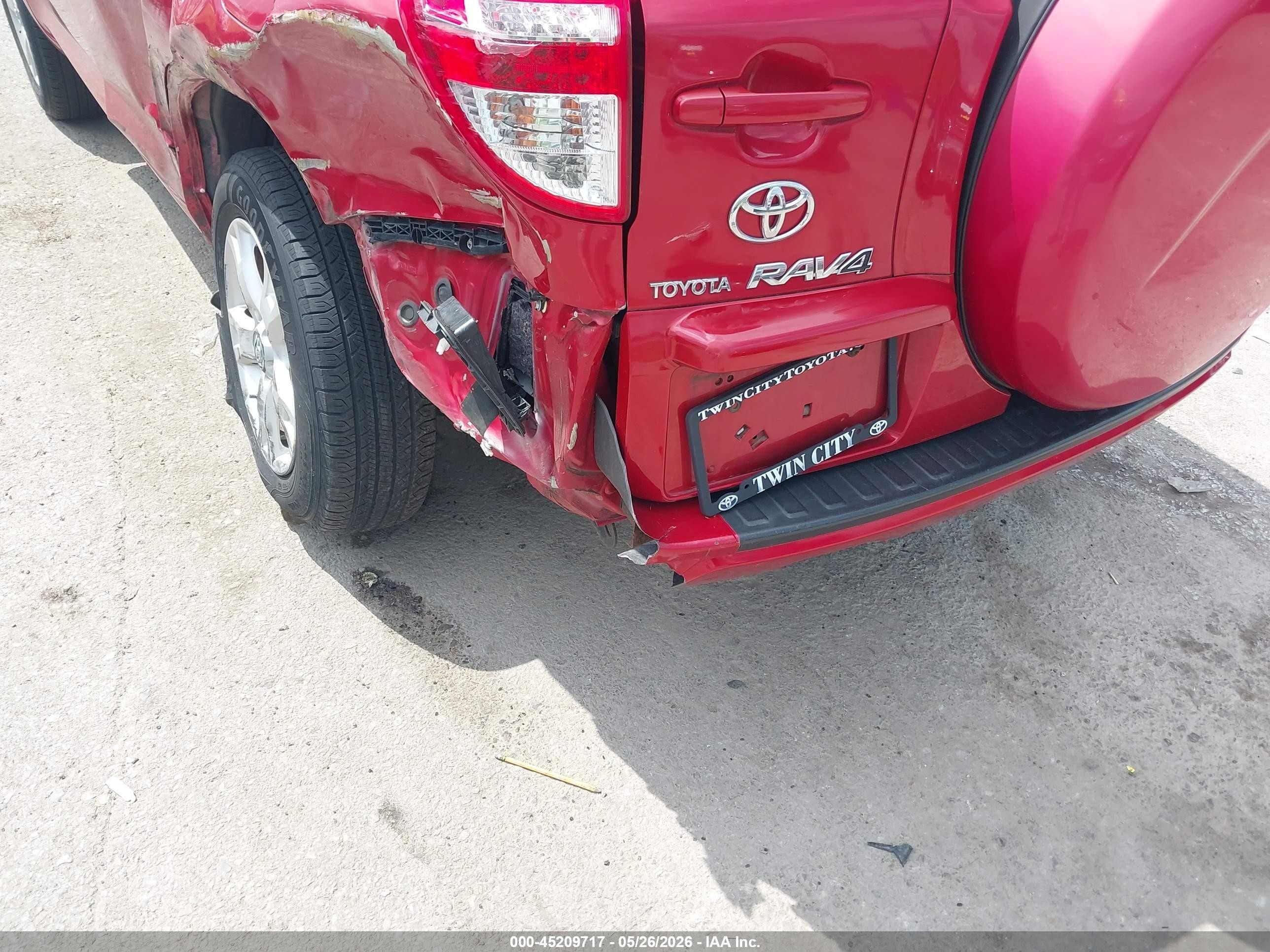 2010 Toyota Rav4   Red vin: JTMBF4DV0AD029058
