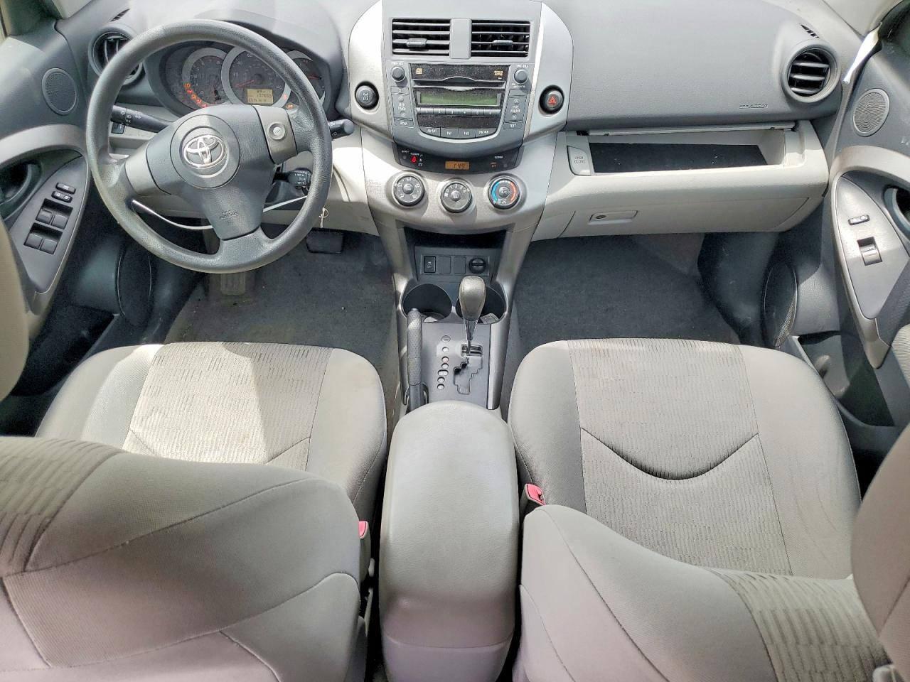 2010 Toyota Rav4 Base Серебряный vin: JTMBF4DV0AD038407