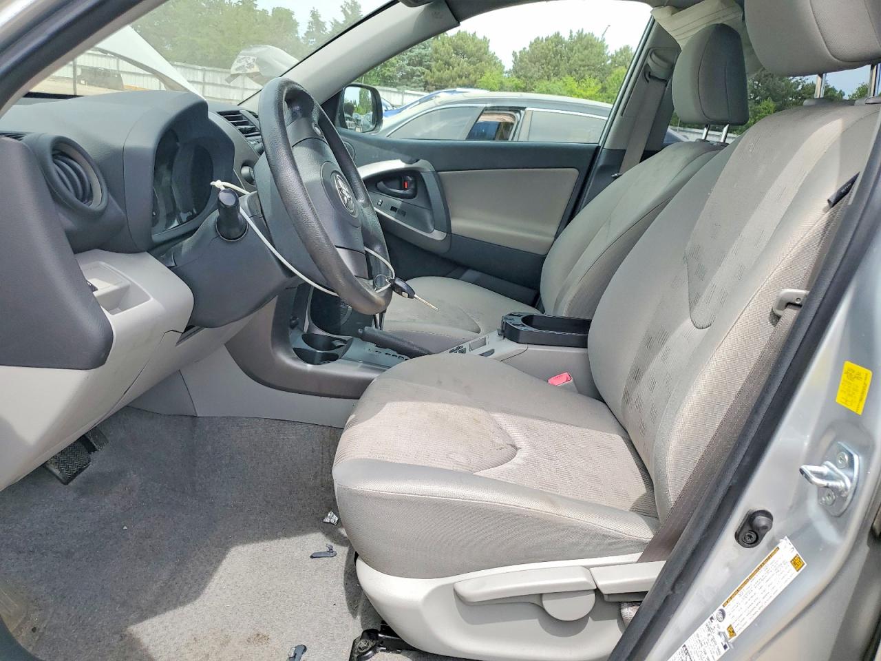 2010 Toyota Rav4 Base Серебряный vin: JTMBF4DV0AD038407