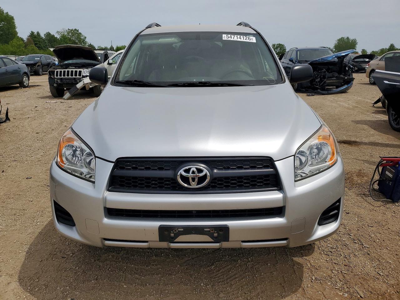 2010 Toyota Rav4 Base Серебряный vin: JTMBF4DV0AD038407