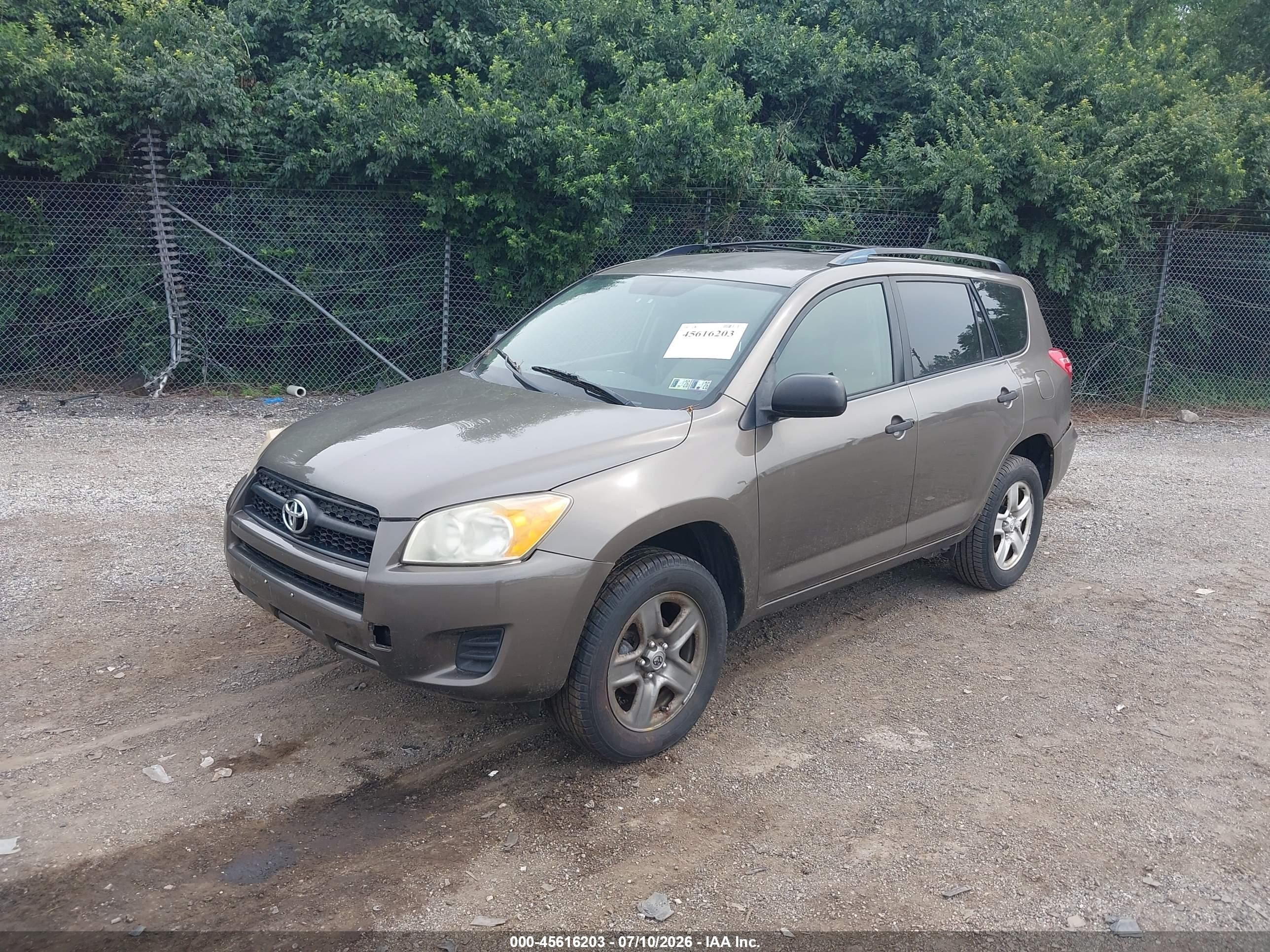 2010 Toyota Rav4   Коричневый vin: JTMBF4DV0AD039640