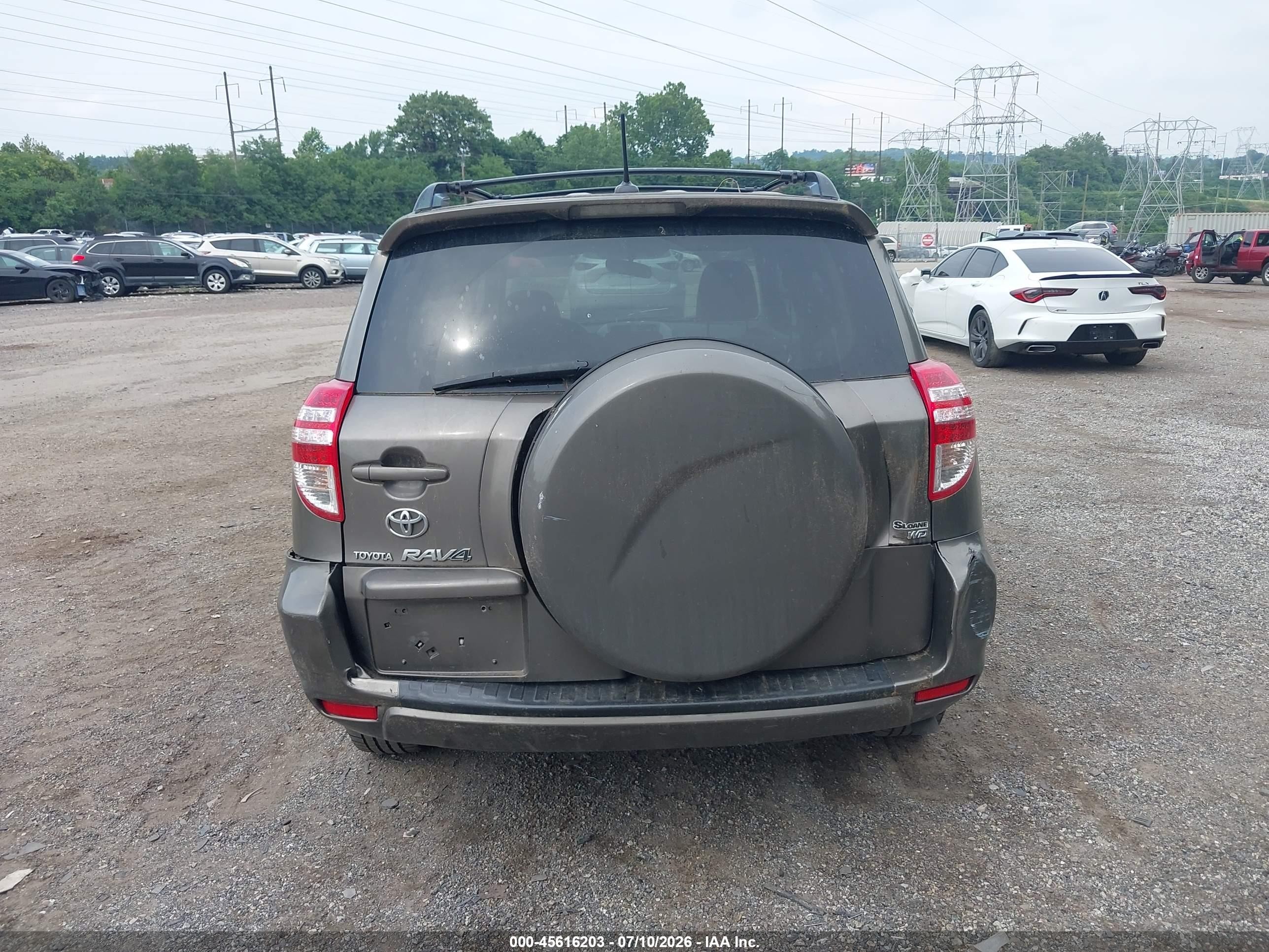 2010 Toyota Rav4   Коричневый vin: JTMBF4DV0AD039640