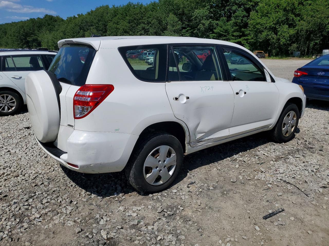 2010 Toyota Rav4 Base White vin: JTMBF4DV1A5020041