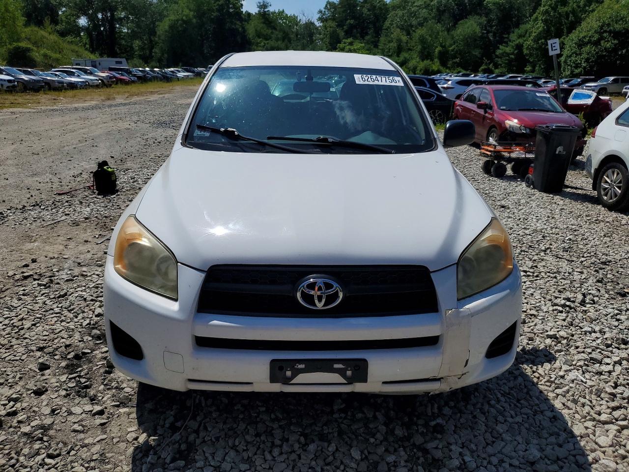 2010 Toyota Rav4 Base White vin: JTMBF4DV1A5020041