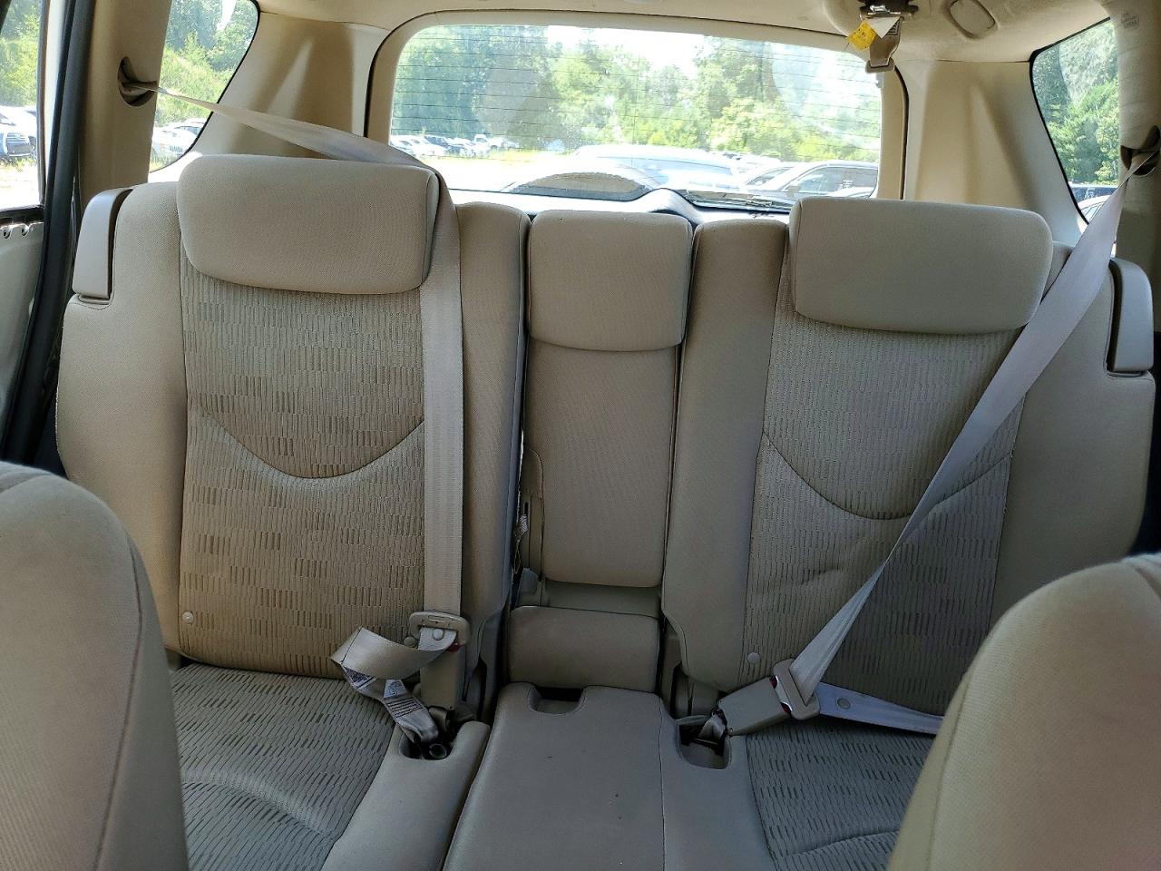 2010 Toyota Rav4 Base White vin: JTMBF4DV1A5020041