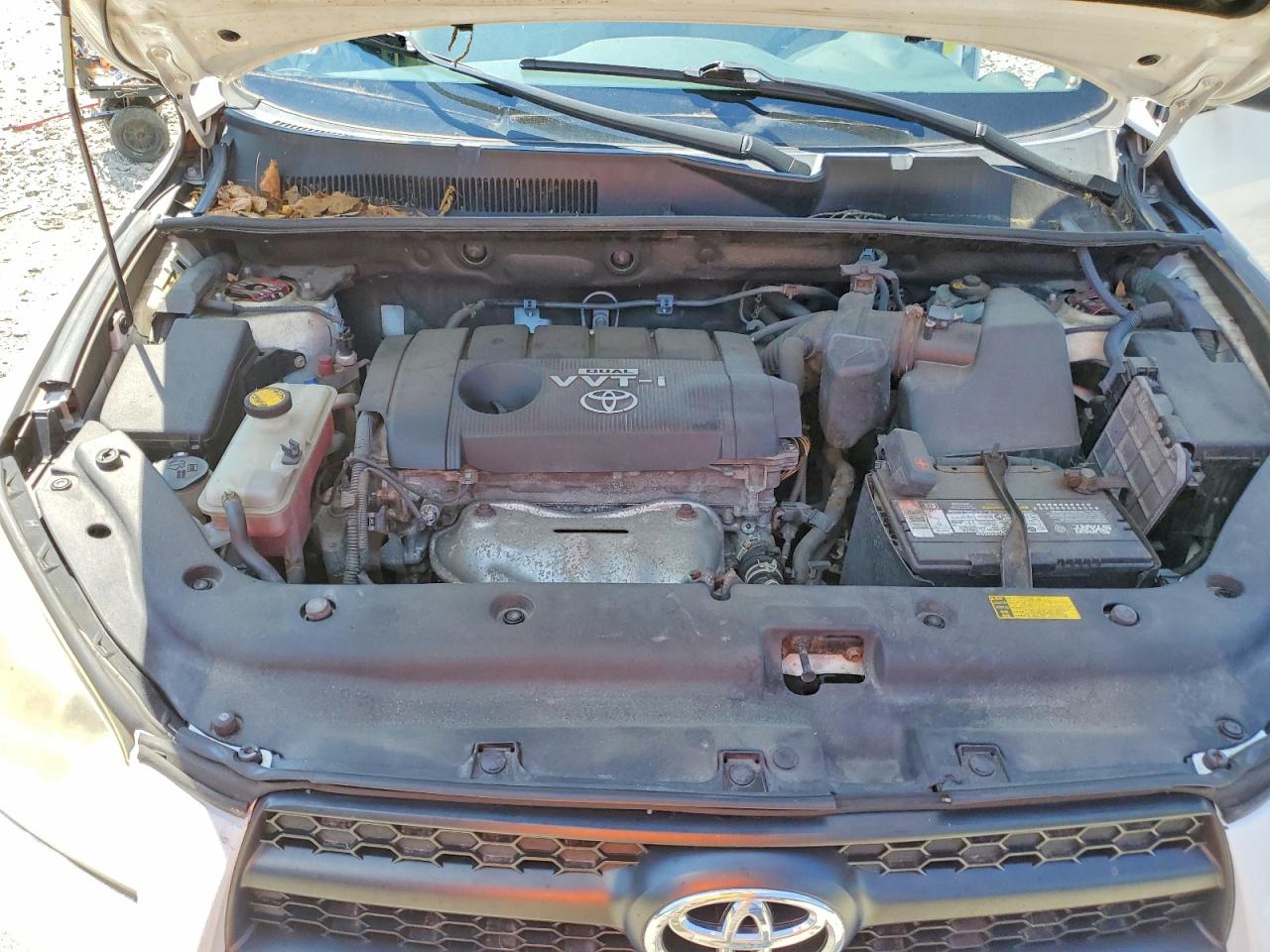 2010 Toyota Rav4 Base White vin: JTMBF4DV1A5020041