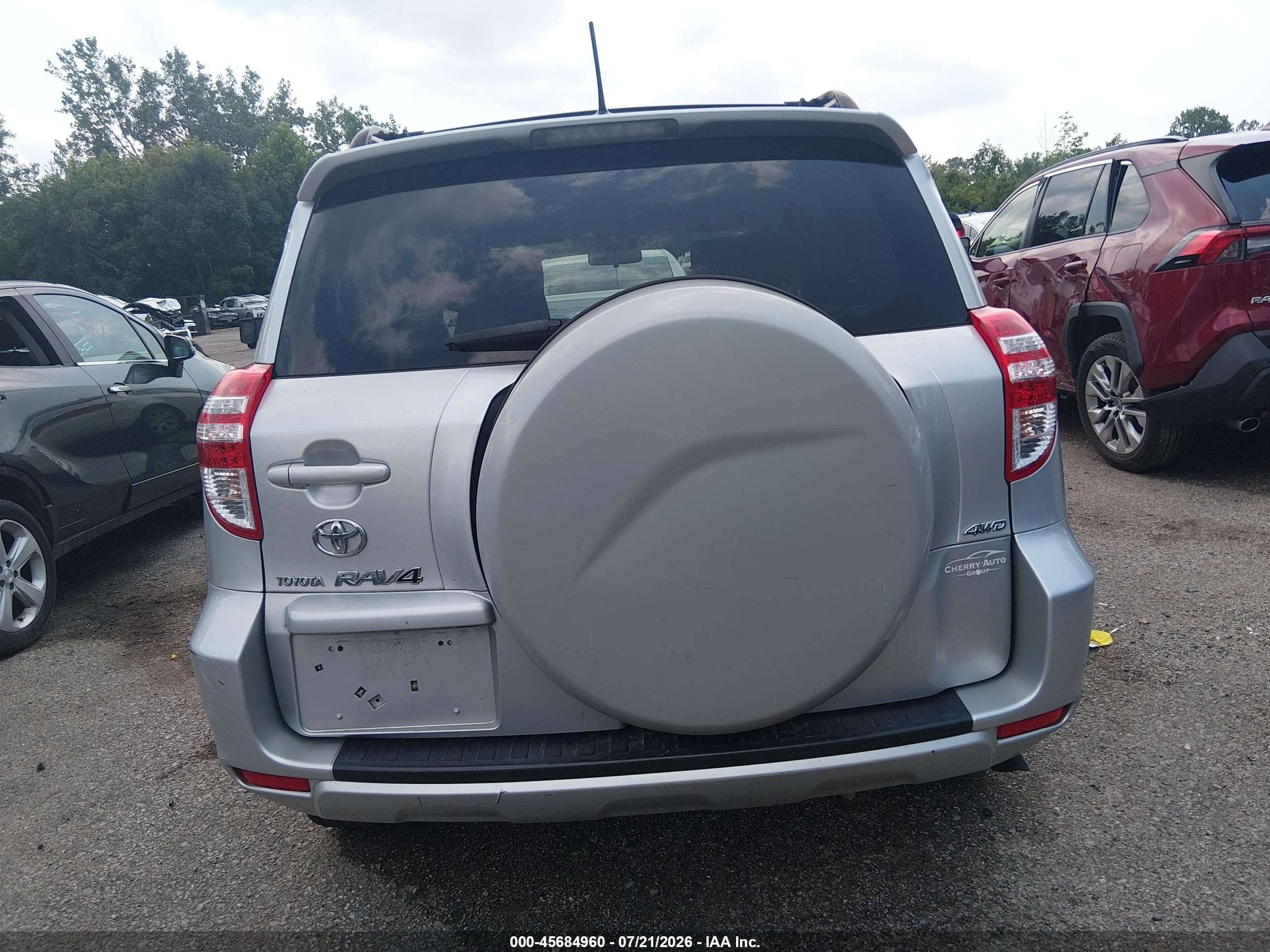 2010 Toyota Rav4   Silver vin: JTMBF4DV1AD028131