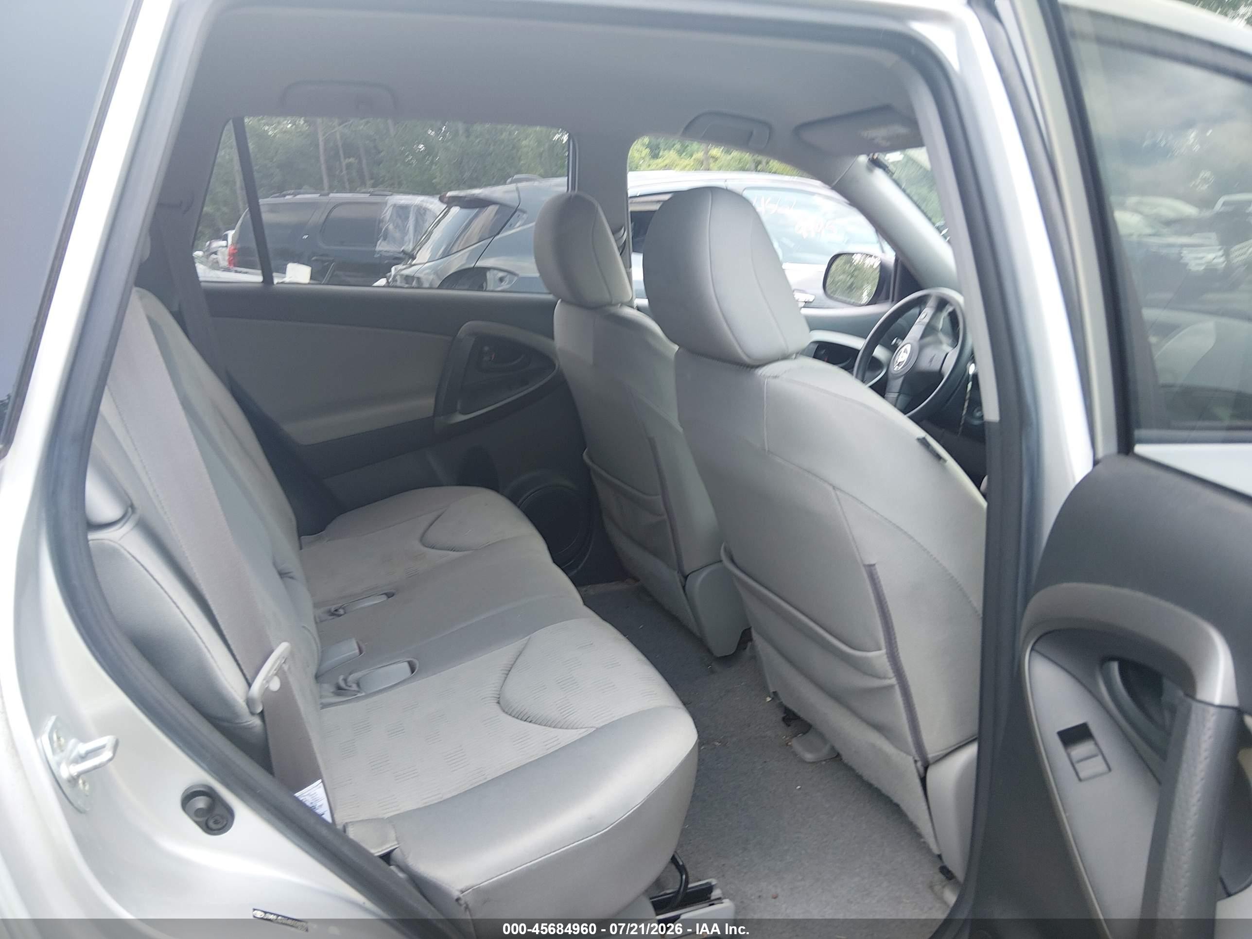 2010 Toyota Rav4   Silver vin: JTMBF4DV1AD028131