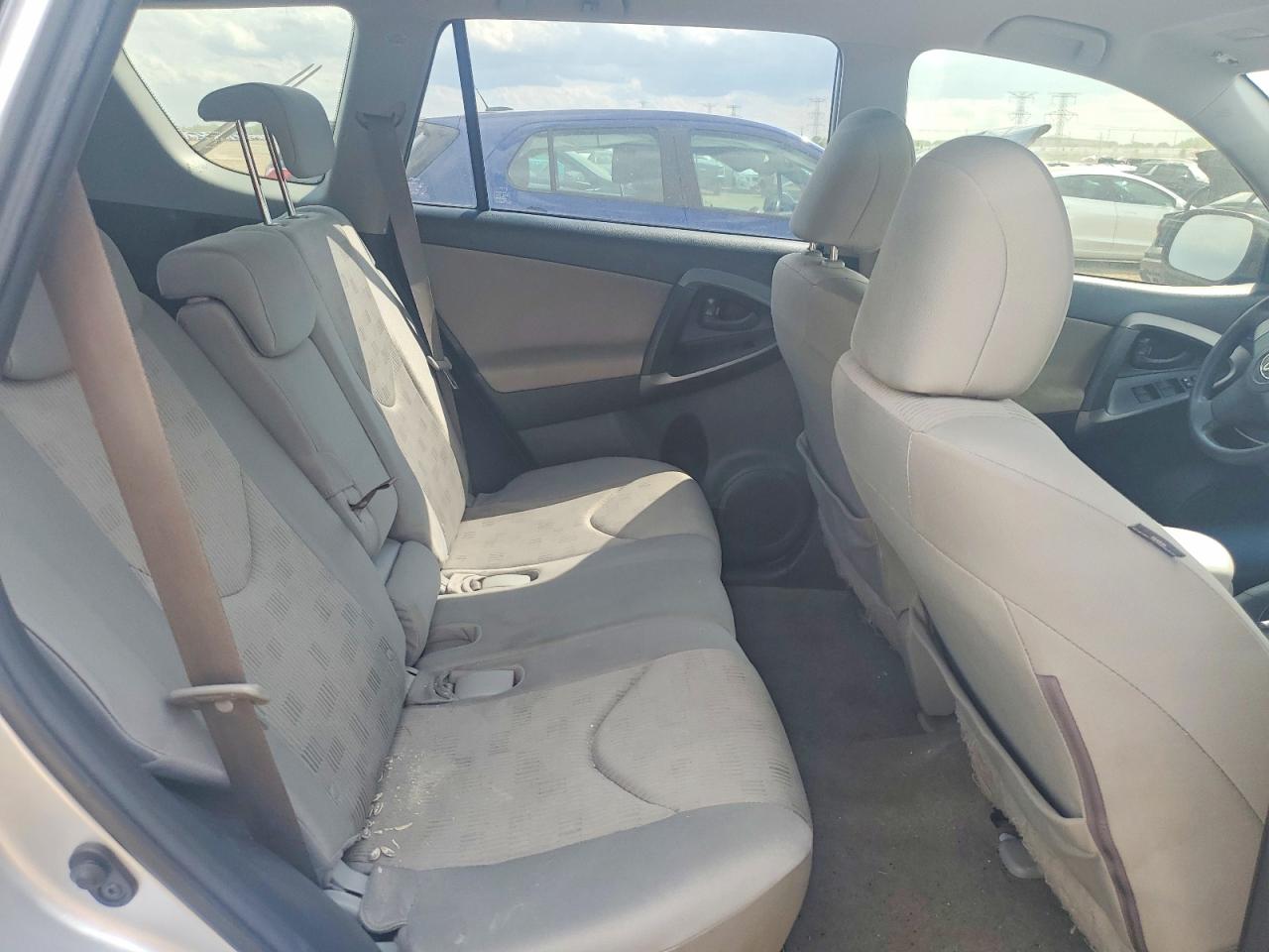 2010 Toyota Rav4 Base Silver vin: JTMBF4DV1AD037539