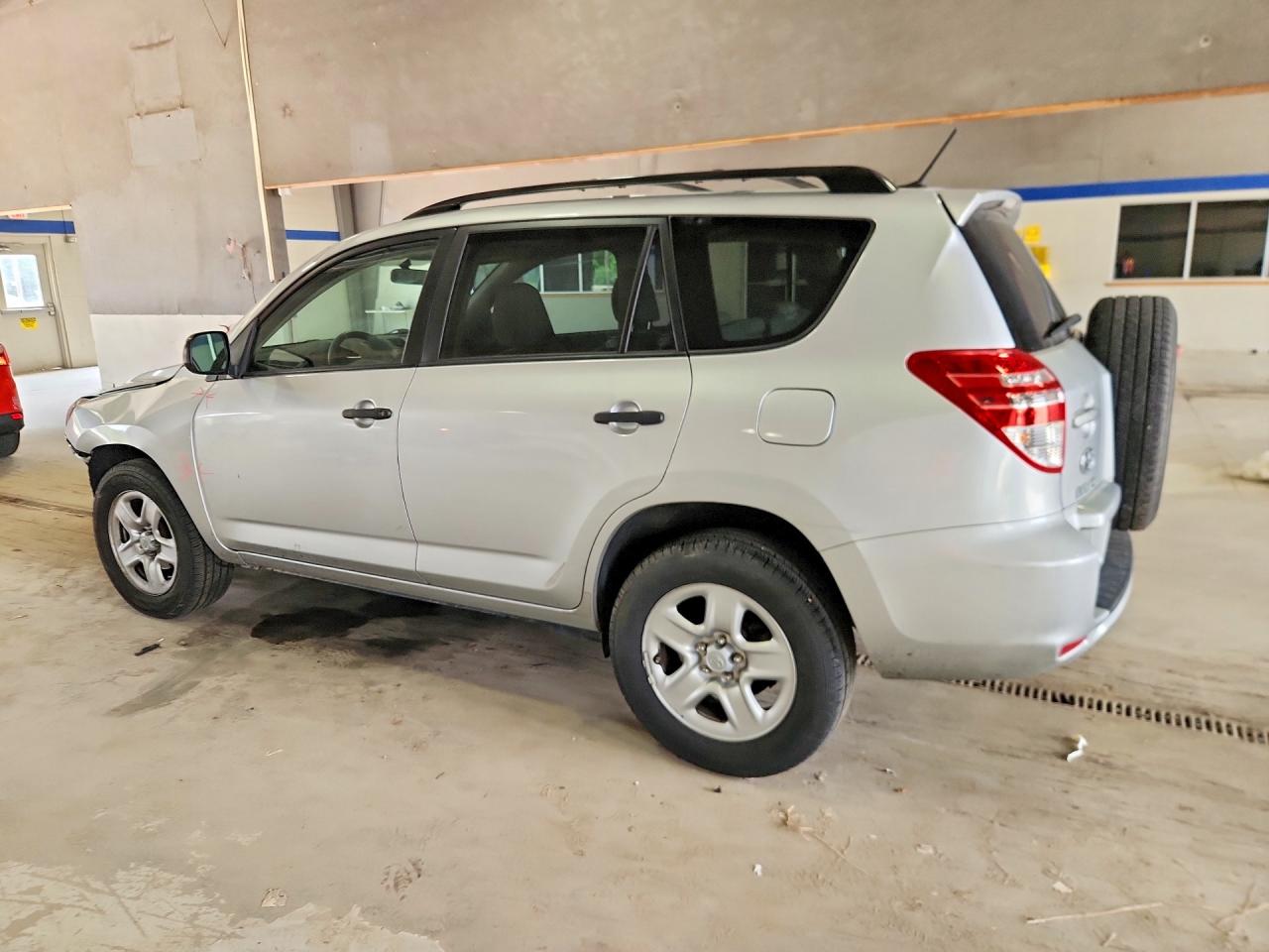 2011 Toyota Rav4 Base Silver vin: JTMBF4DV1B5046947
