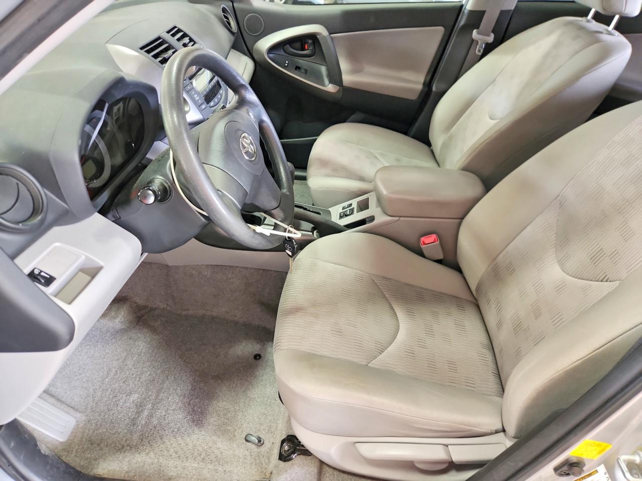 2011 Toyota Rav4 Base Silver vin: JTMBF4DV1B5046947
