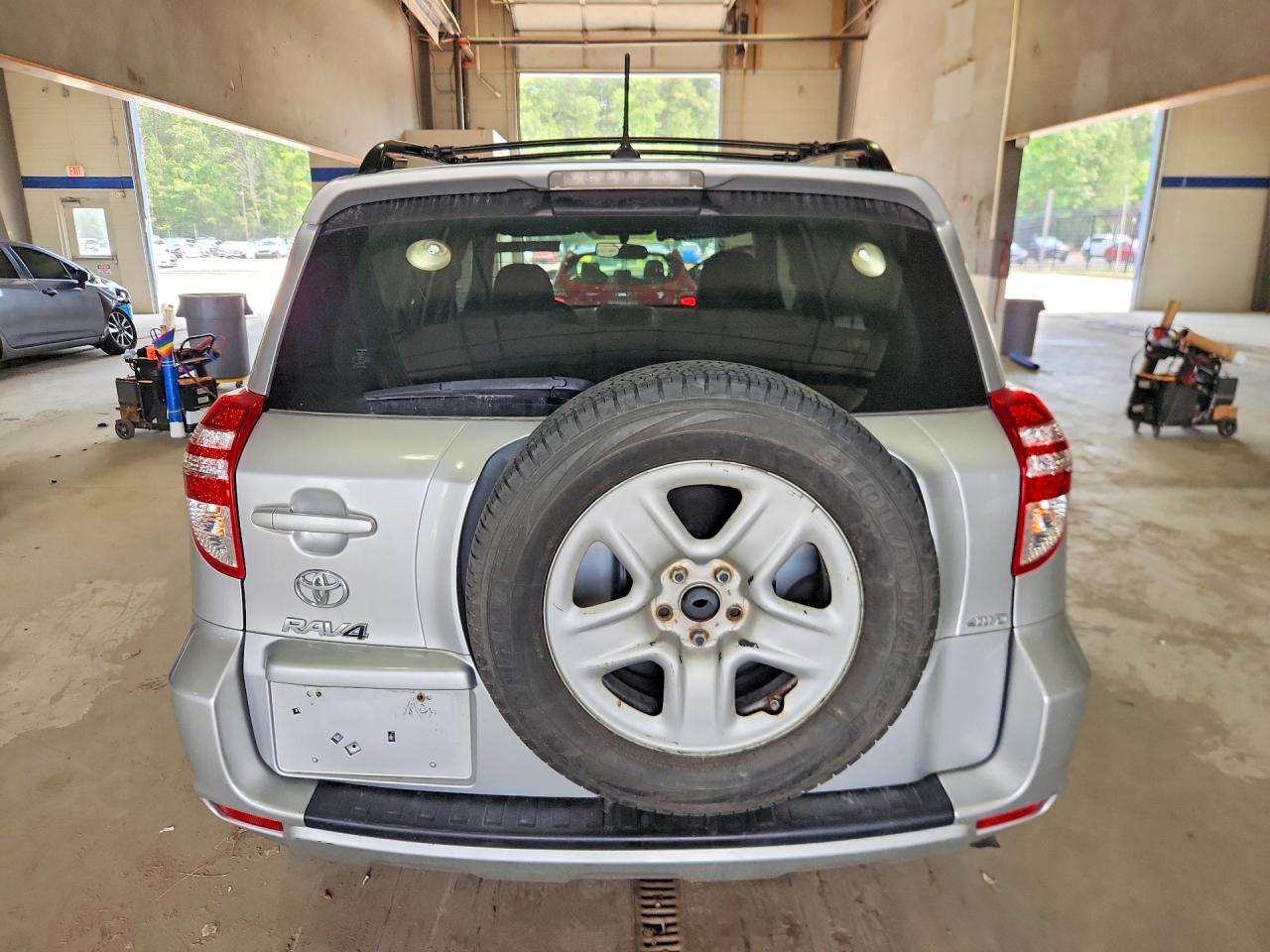 2011 Toyota Rav4 Base Silver vin: JTMBF4DV1B5046947