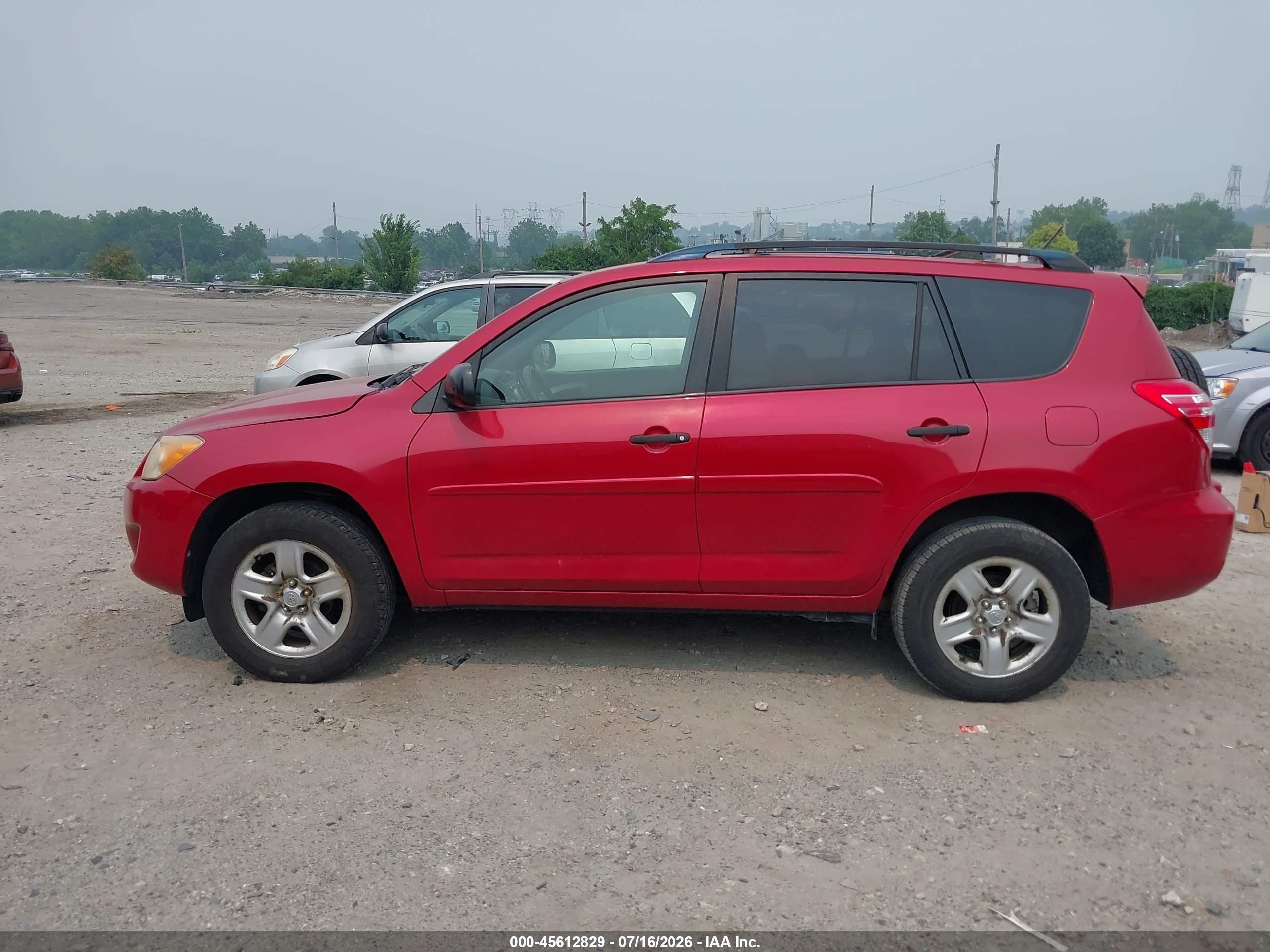 2011 Toyota Rav4 Red vin: JTMBF4DV1BD042256