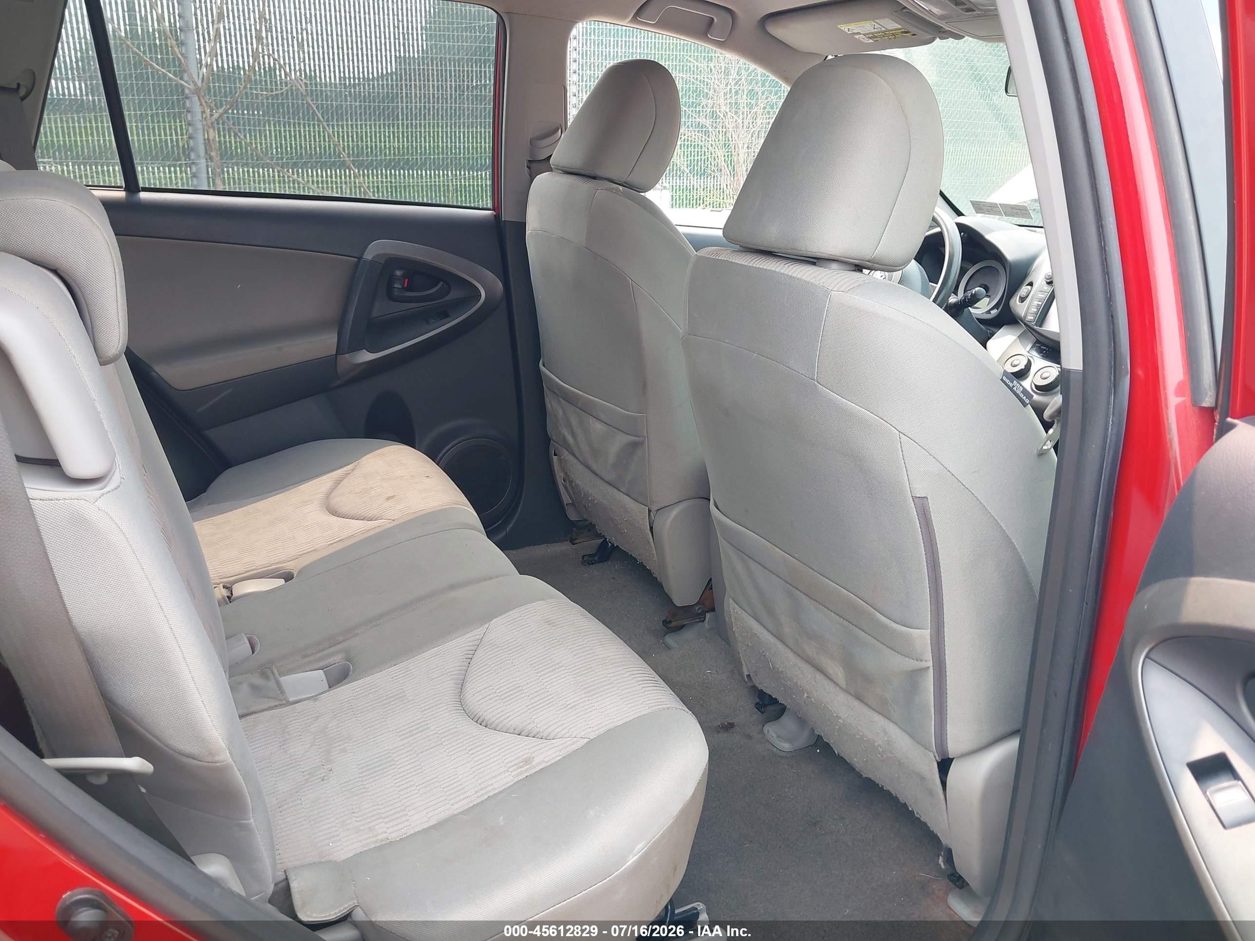 2011 Toyota Rav4 Red vin: JTMBF4DV1BD042256