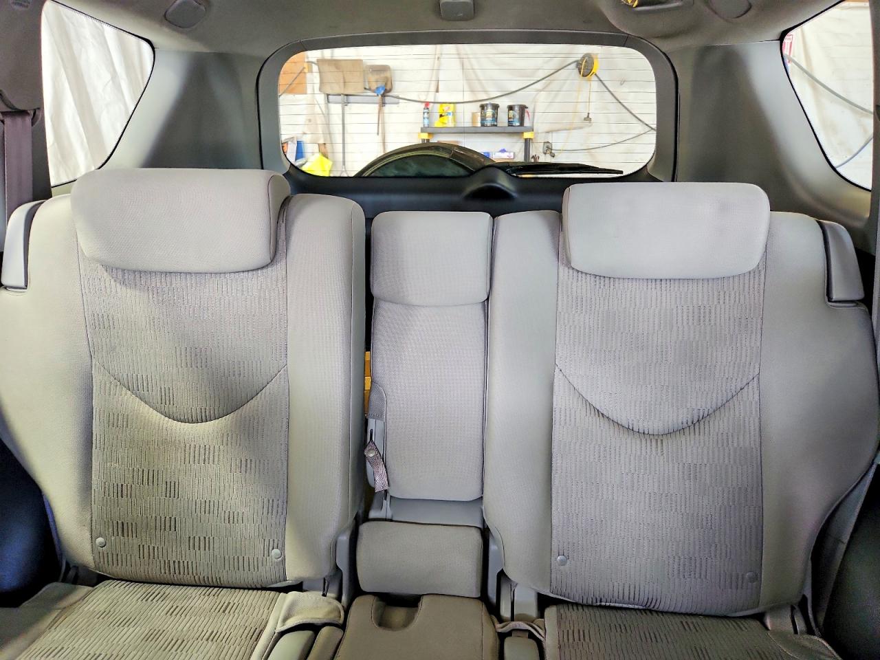 2010 Toyota Rav4 Base White vin: JTMBF4DV2A5018122