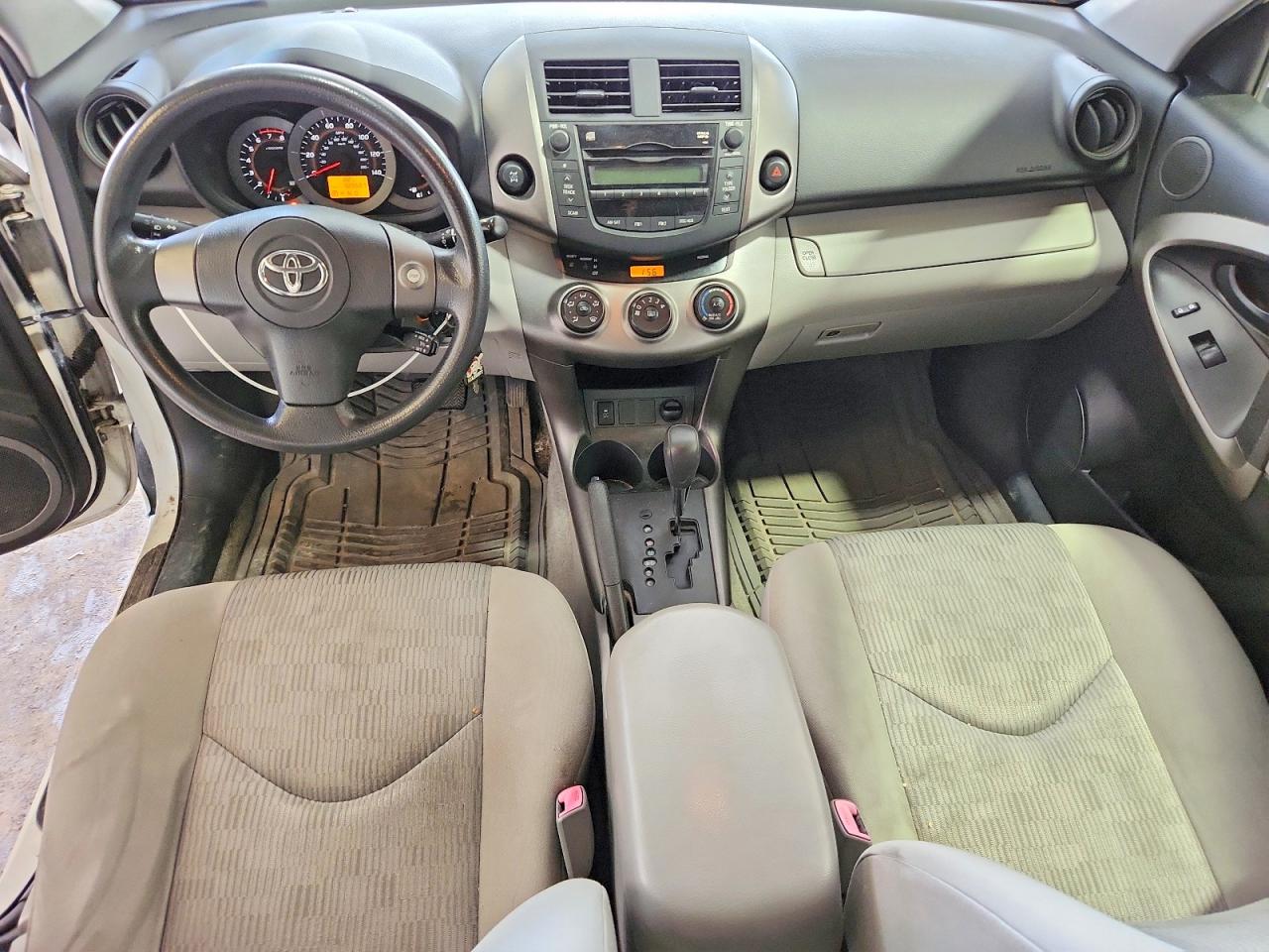 2010 Toyota Rav4 Base White vin: JTMBF4DV2A5018122