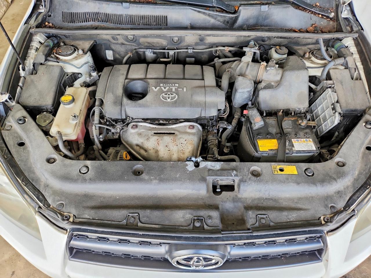 2010 Toyota Rav4 Base White vin: JTMBF4DV2A5018122