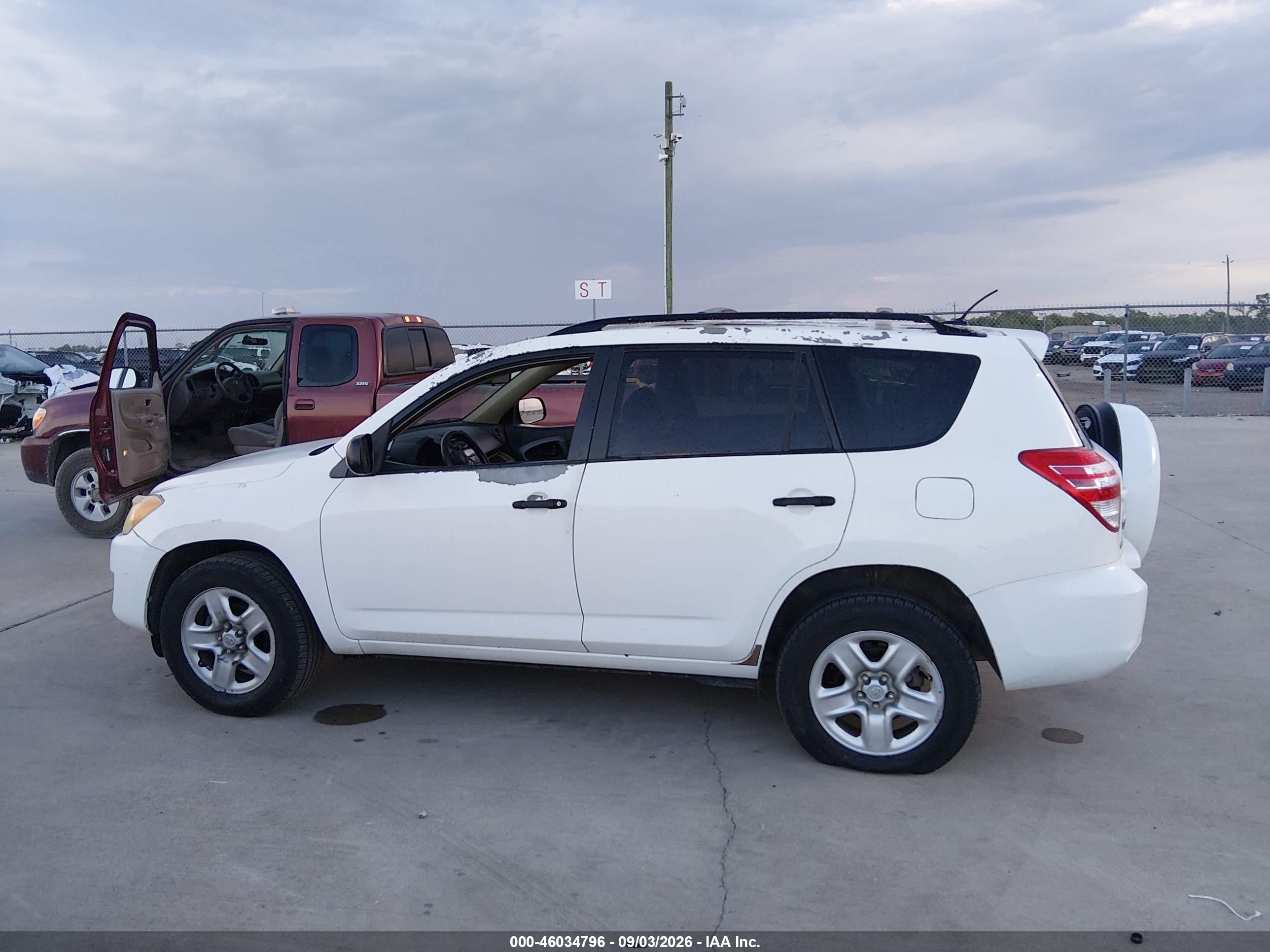 2010 Toyota Rav4   White vin: JTMBF4DV2A5024700