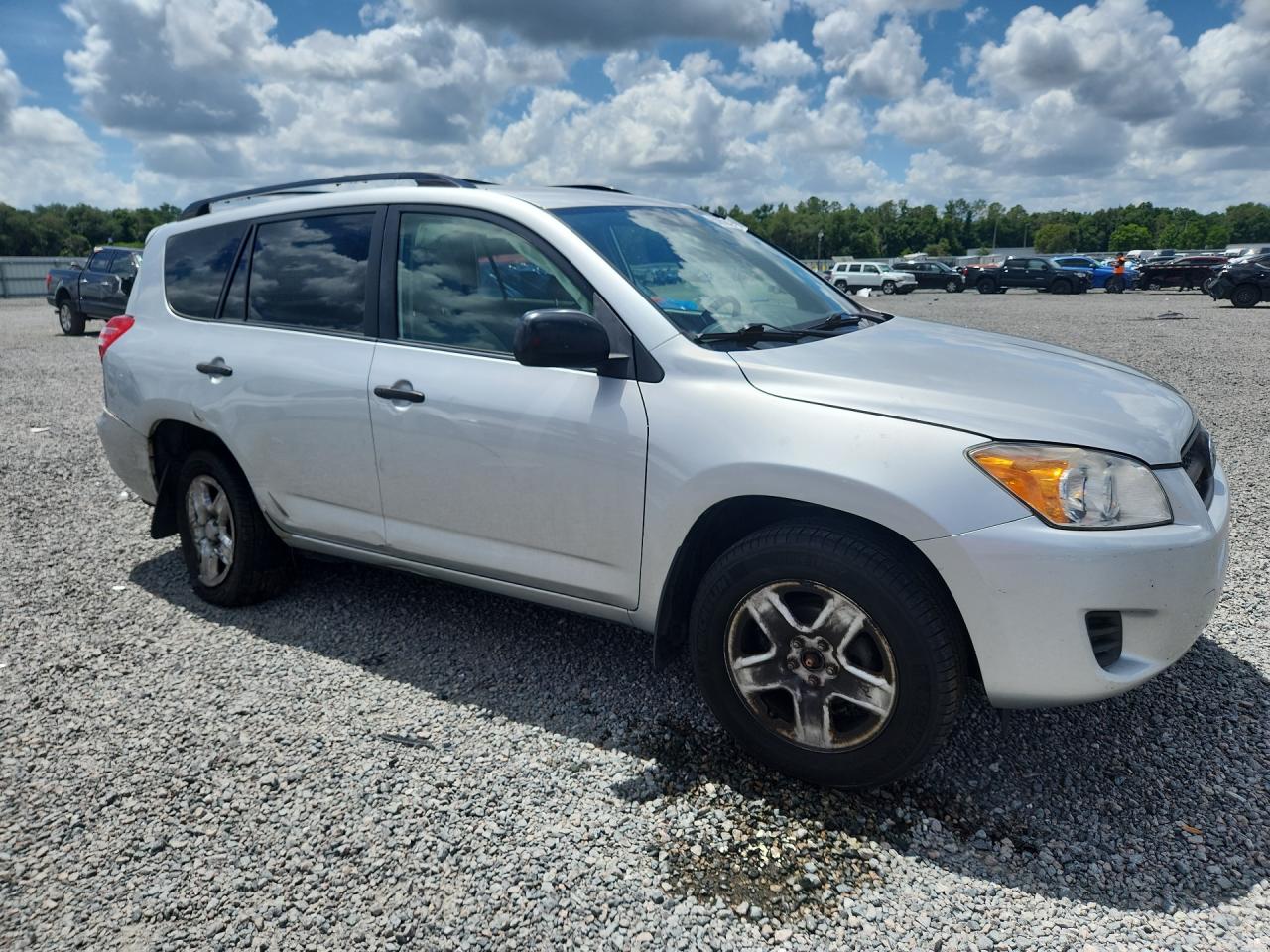 2010 Toyota Rav4 Base Серебряный vin: JTMBF4DV2A5025703