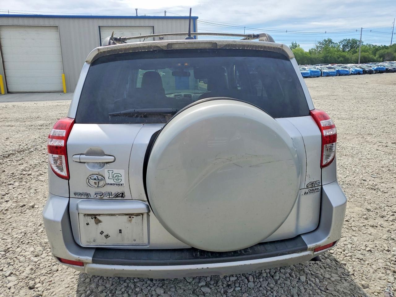 2010 Toyota Rav4 Base Silver vin: JTMBF4DV2A5027323