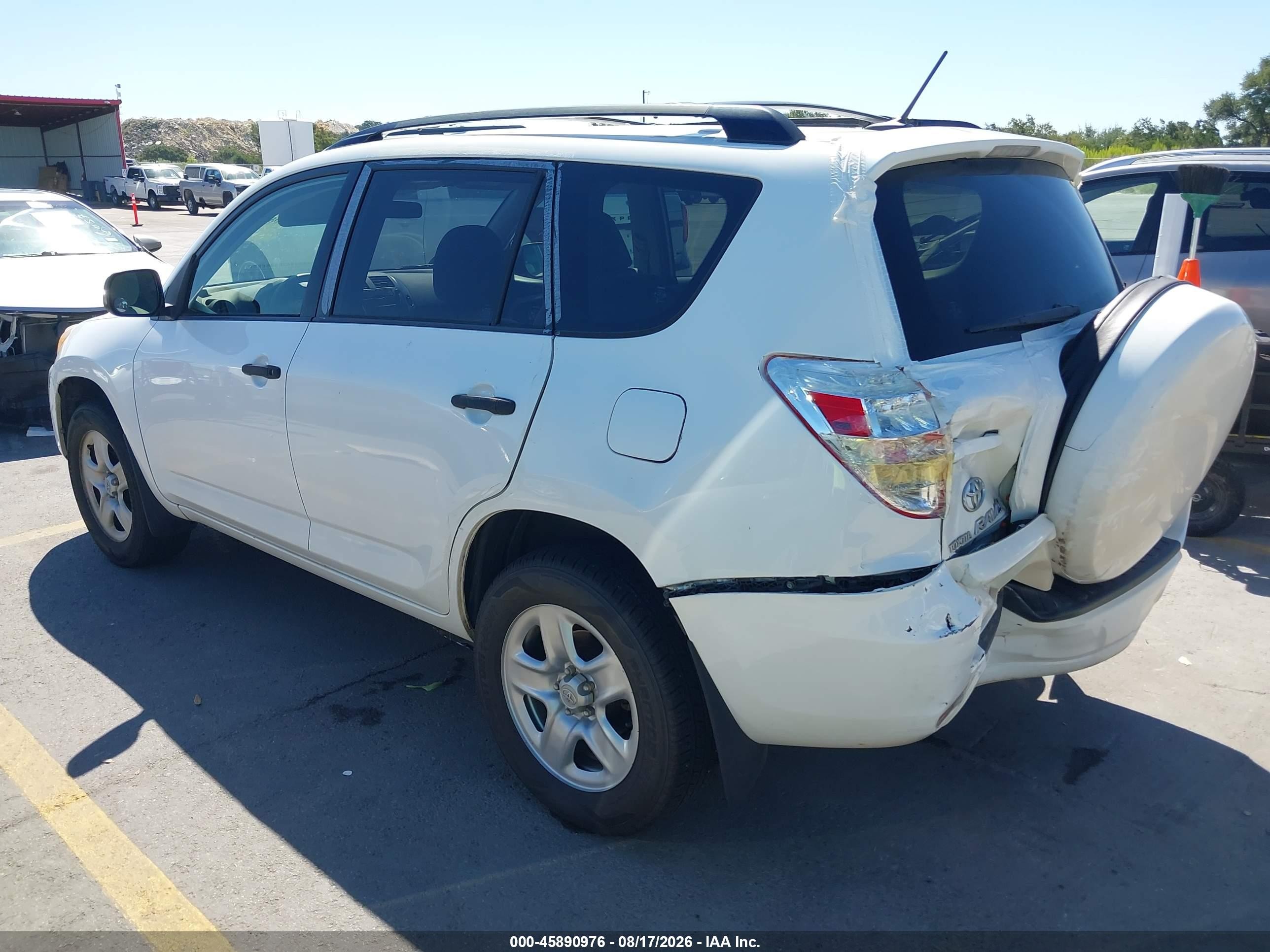 2010 Toyota Rav4   Белый vin: JTMBF4DV2A5031095