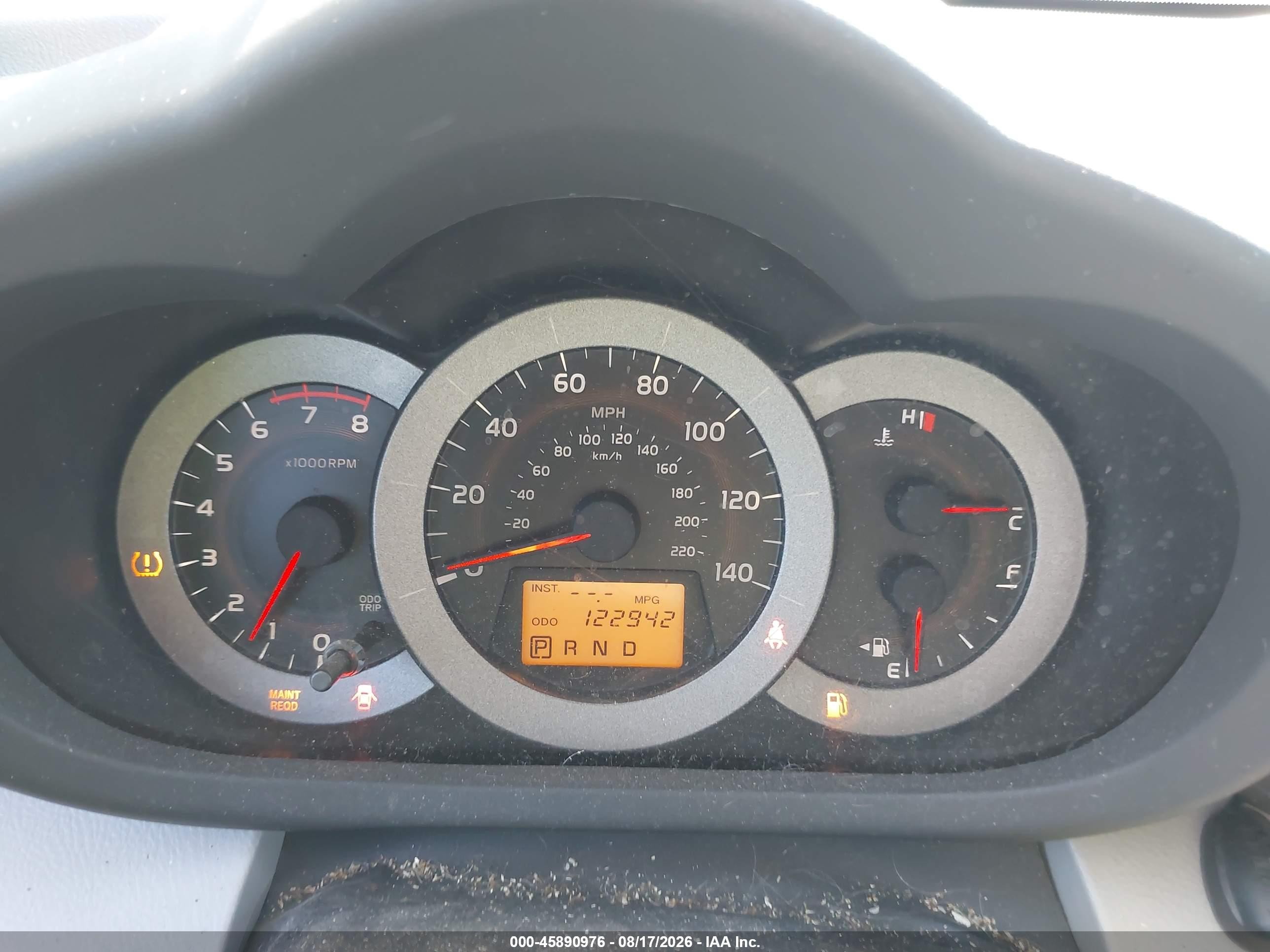 2010 Toyota Rav4   Белый vin: JTMBF4DV2A5031095