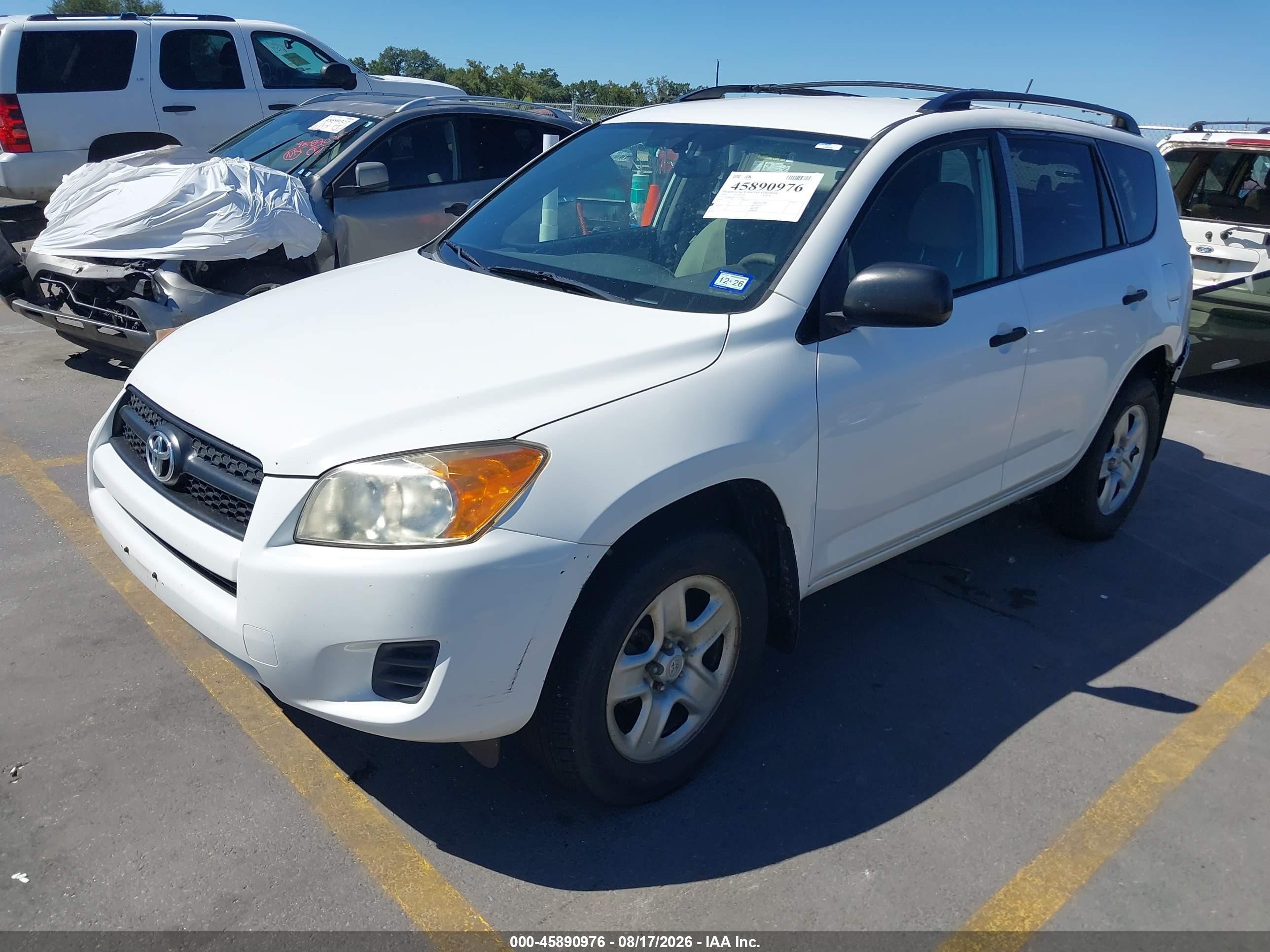 2010 Toyota Rav4   Белый vin: JTMBF4DV2A5031095