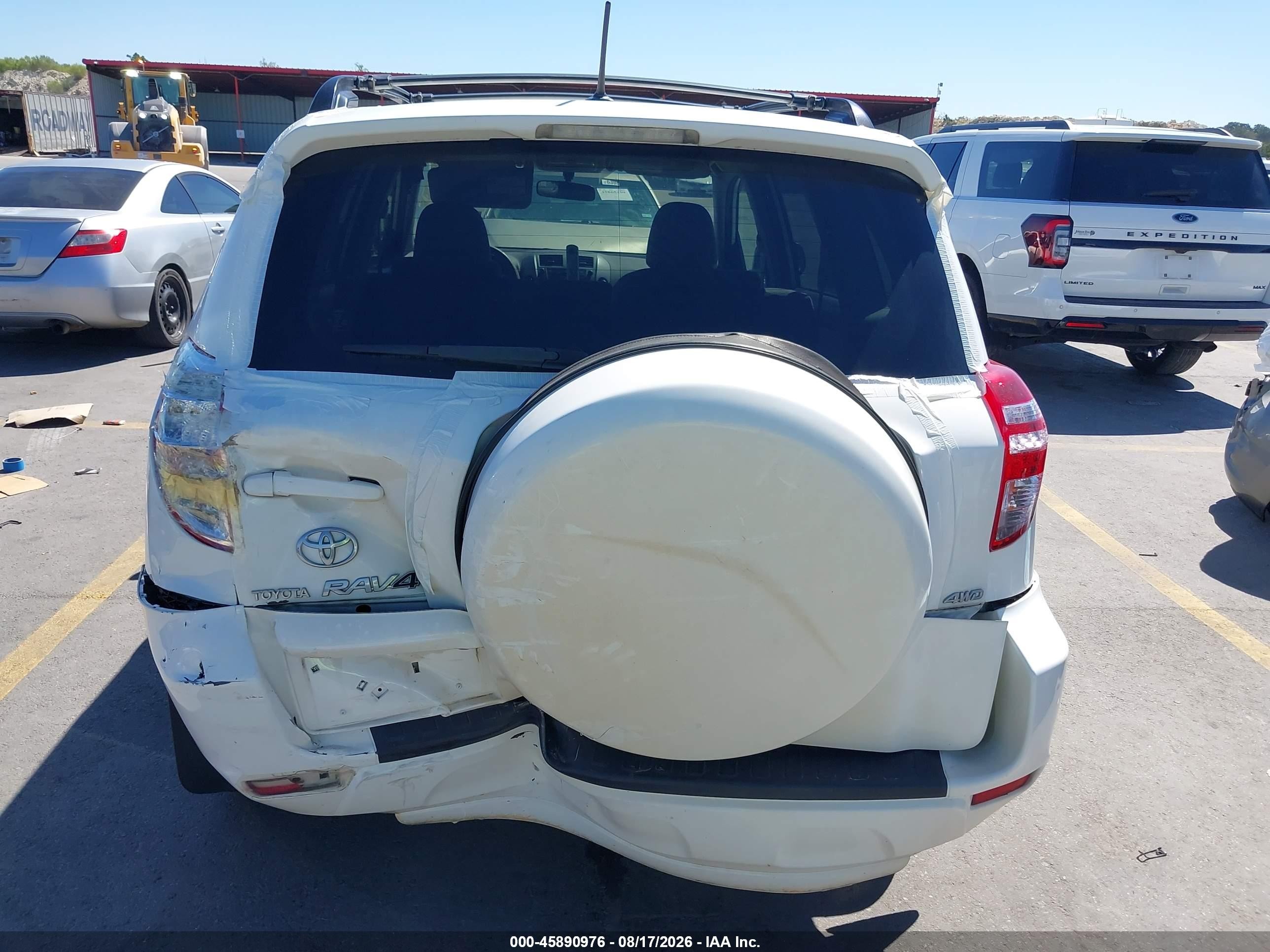 2010 Toyota Rav4   Белый vin: JTMBF4DV2A5031095