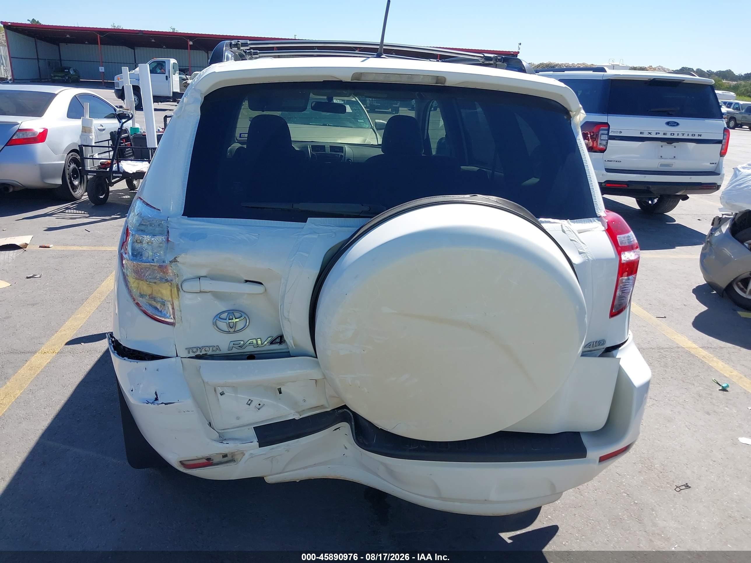 2010 Toyota Rav4   Белый vin: JTMBF4DV2A5031095