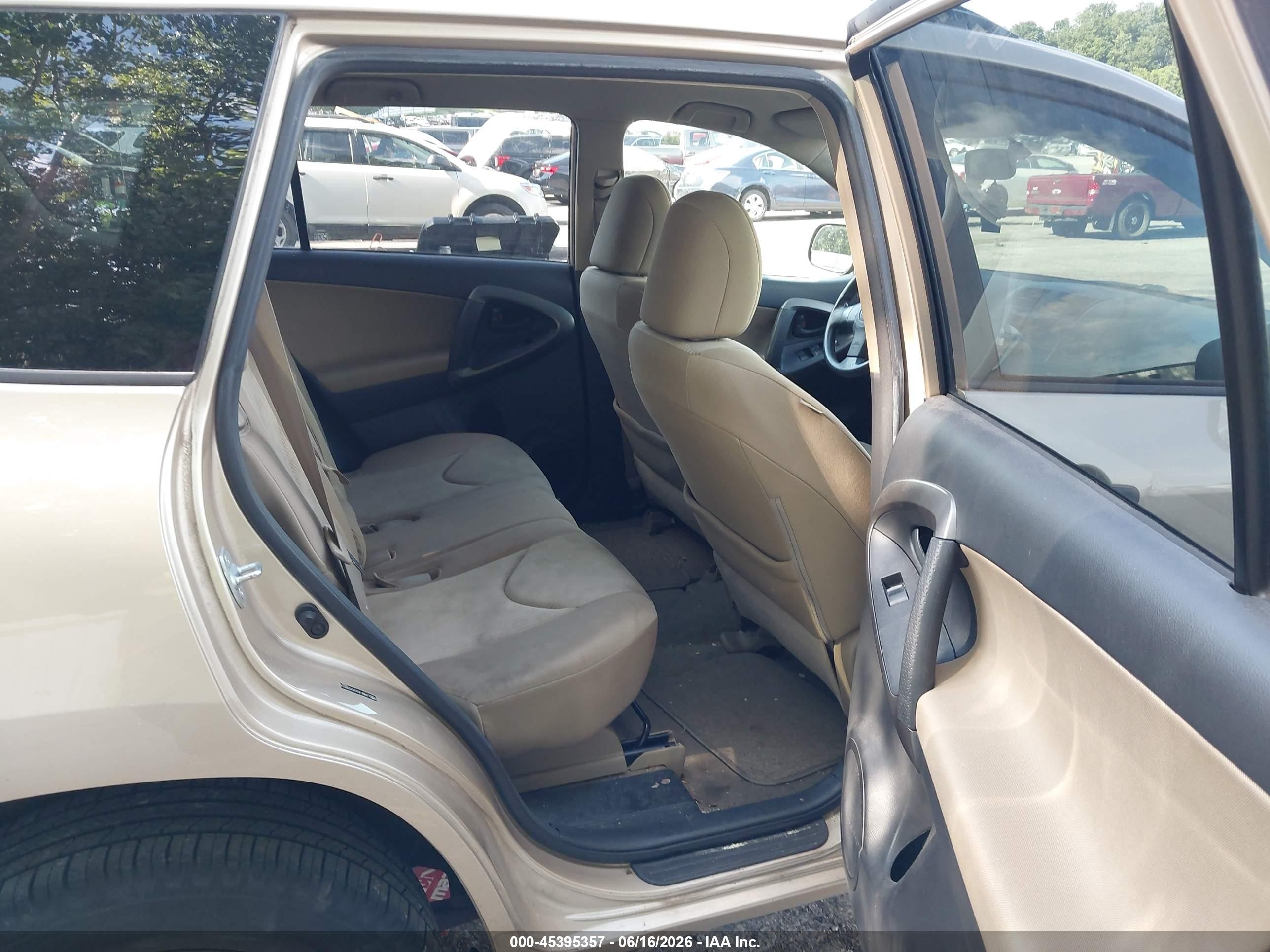 2010 Toyota Rav4   Gold vin: JTMBF4DV2AD038814
