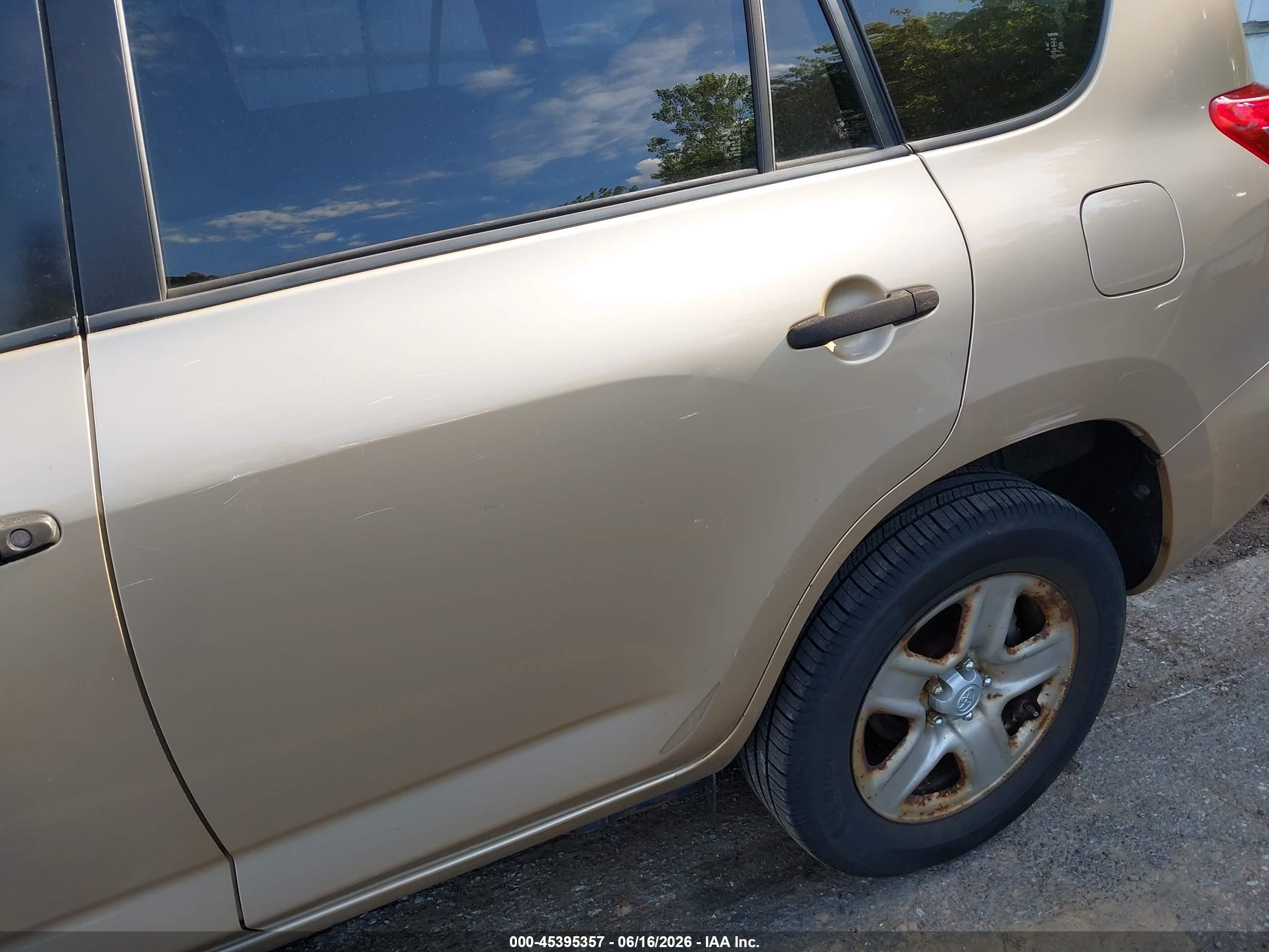 2010 Toyota Rav4   Gold vin: JTMBF4DV2AD038814