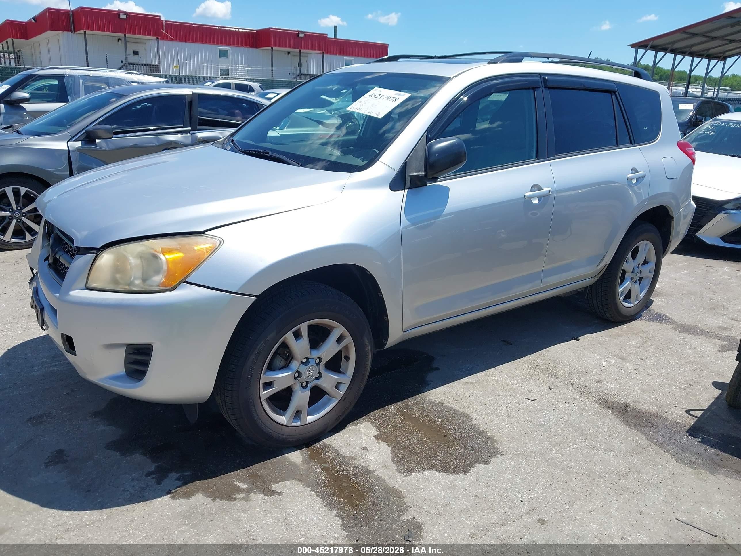 2011 Toyota Rav4   Серебряный vin: JTMBF4DV2B5040462