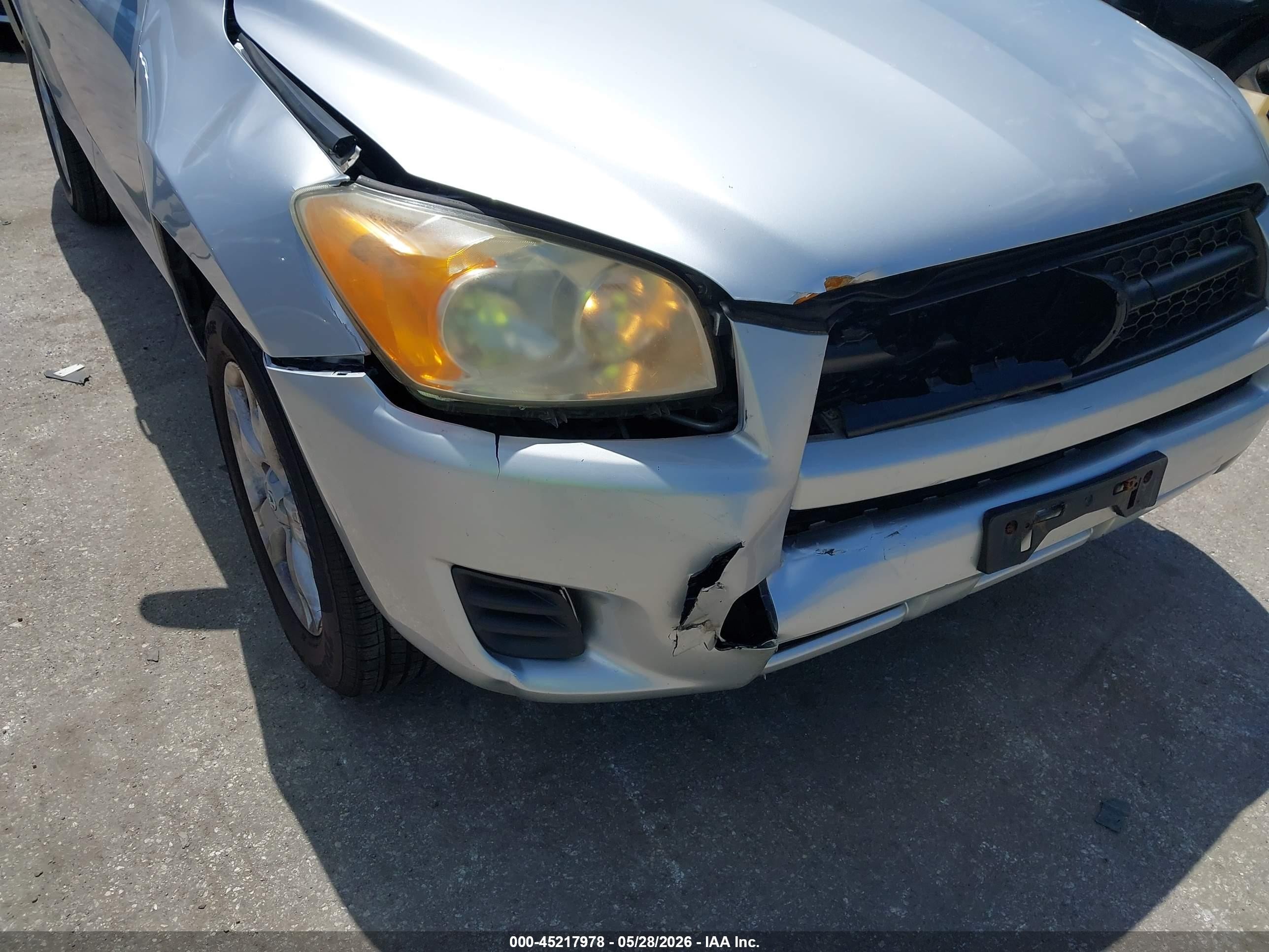 2011 Toyota Rav4   Серебряный vin: JTMBF4DV2B5040462