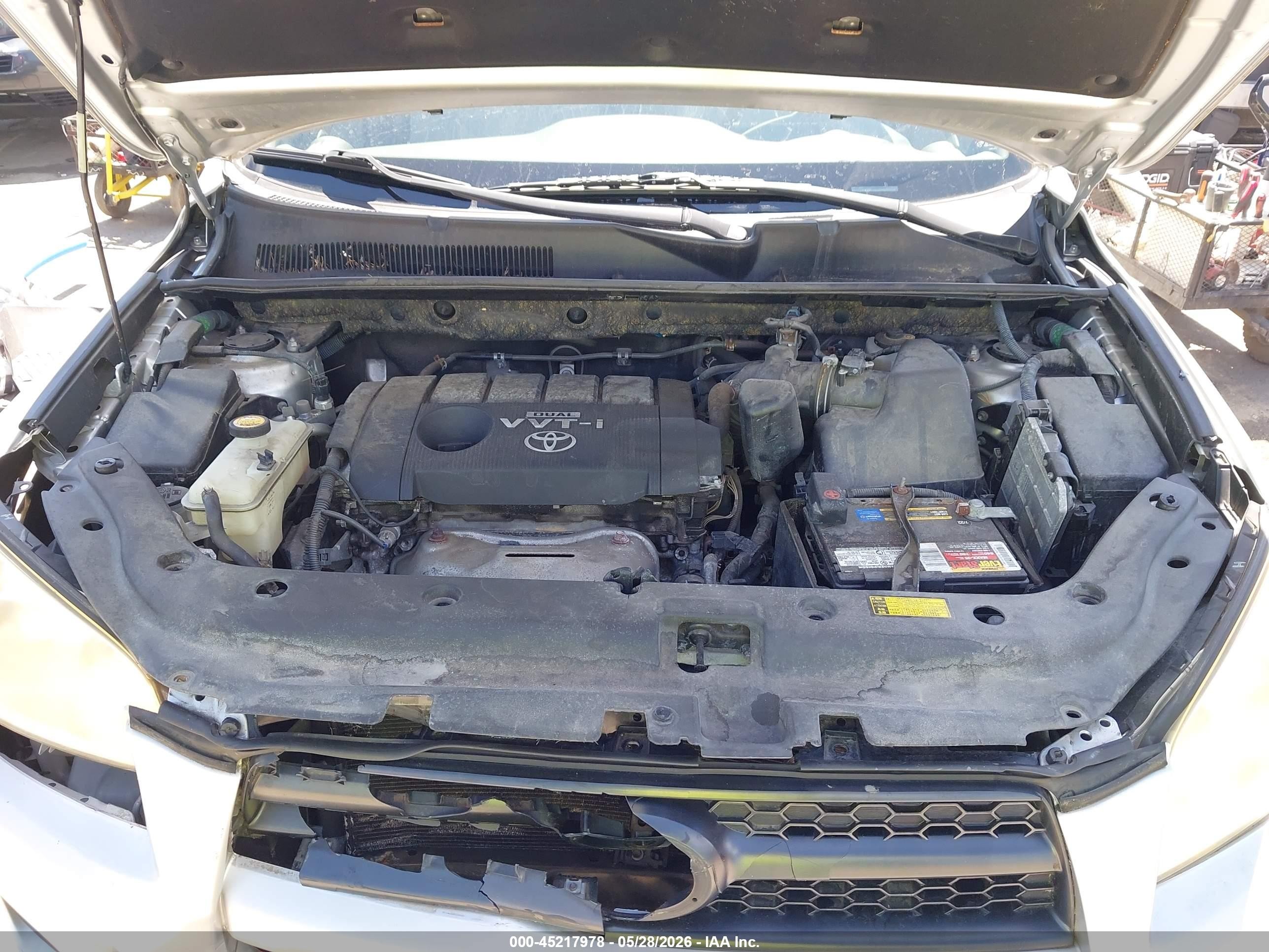 2011 Toyota Rav4   Серебряный vin: JTMBF4DV2B5040462