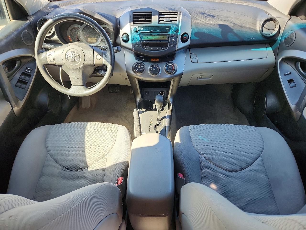 2011 Toyota Rav4 Base Silver vin: JTMBF4DV2BD041939