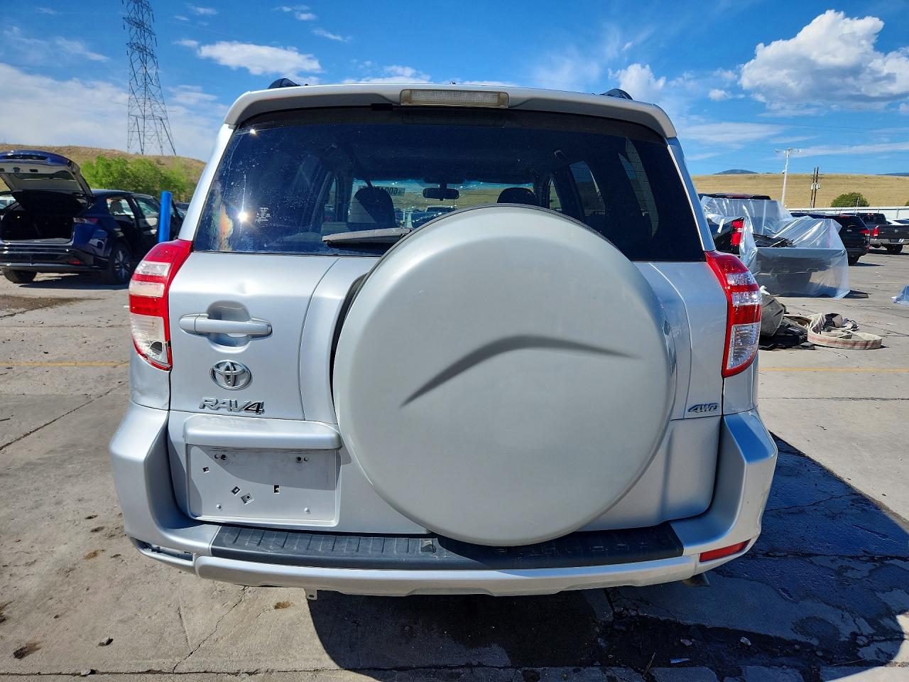 2011 Toyota Rav4 Base Silver vin: JTMBF4DV2BD041939