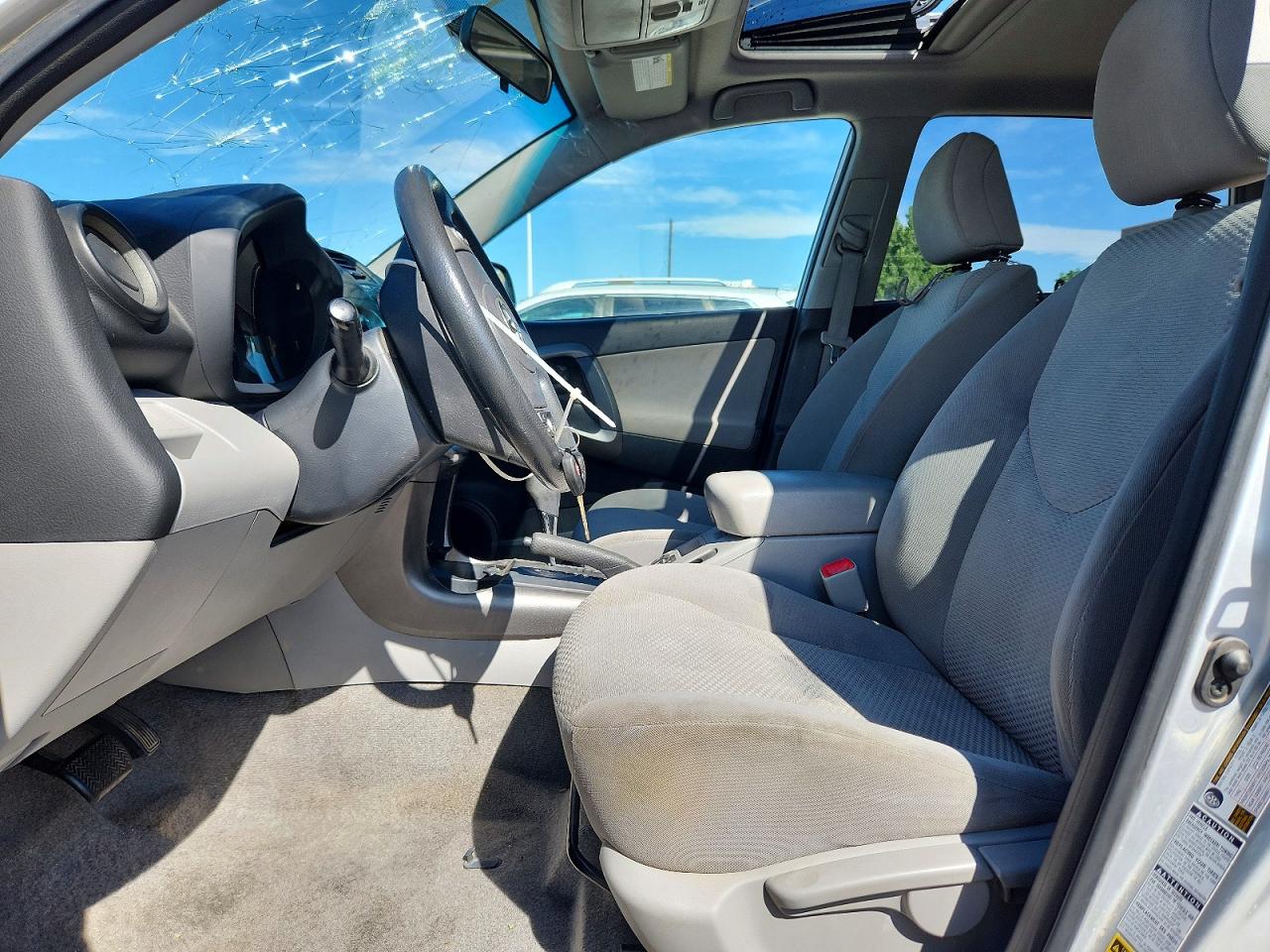 2011 Toyota Rav4 Base Silver vin: JTMBF4DV2BD041939