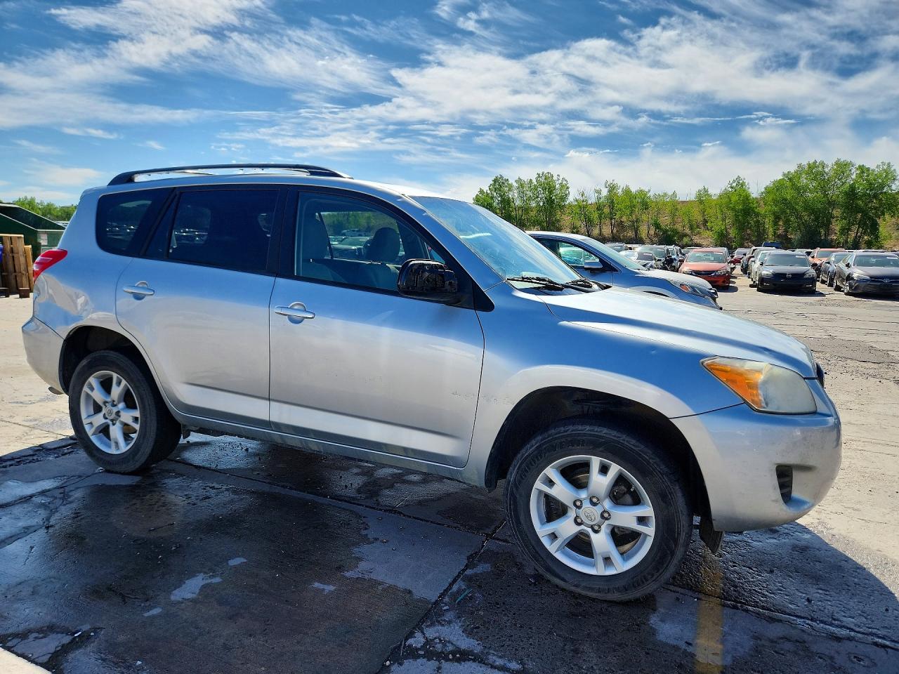 2011 Toyota Rav4 Base Silver vin: JTMBF4DV2BD041939