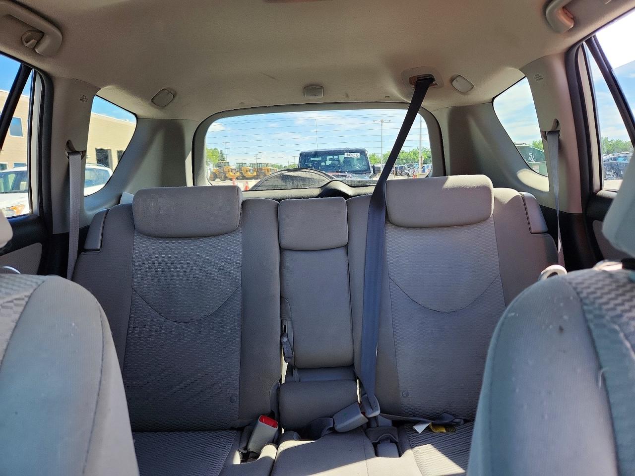 2011 Toyota Rav4 Base Silver vin: JTMBF4DV2BD041939