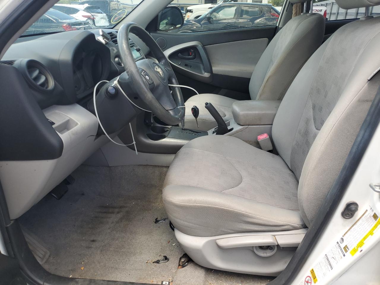 2012 Toyota Rav4 Base White vin: JTMBF4DV2C5053746