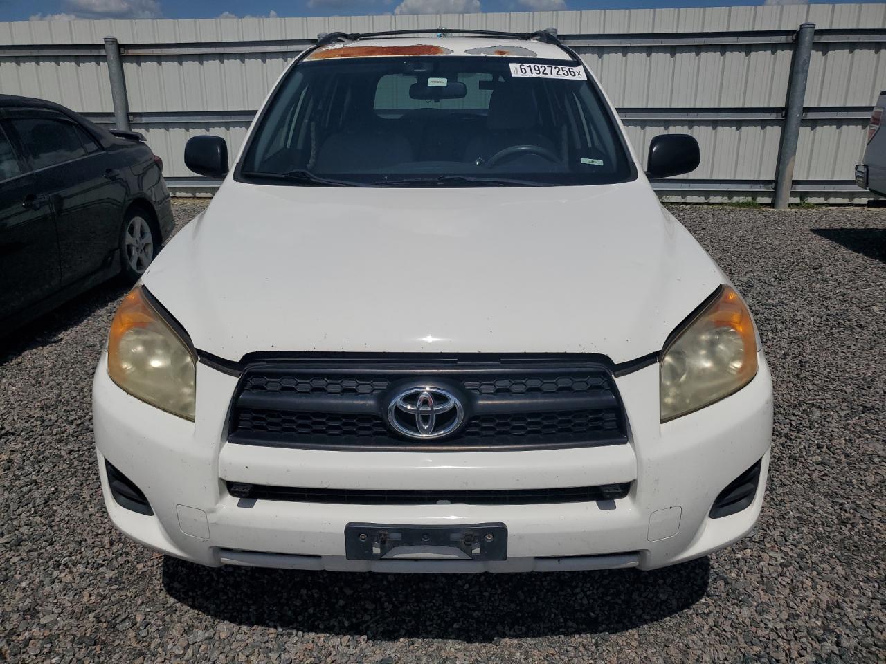 2012 Toyota Rav4 Base White vin: JTMBF4DV2C5053746