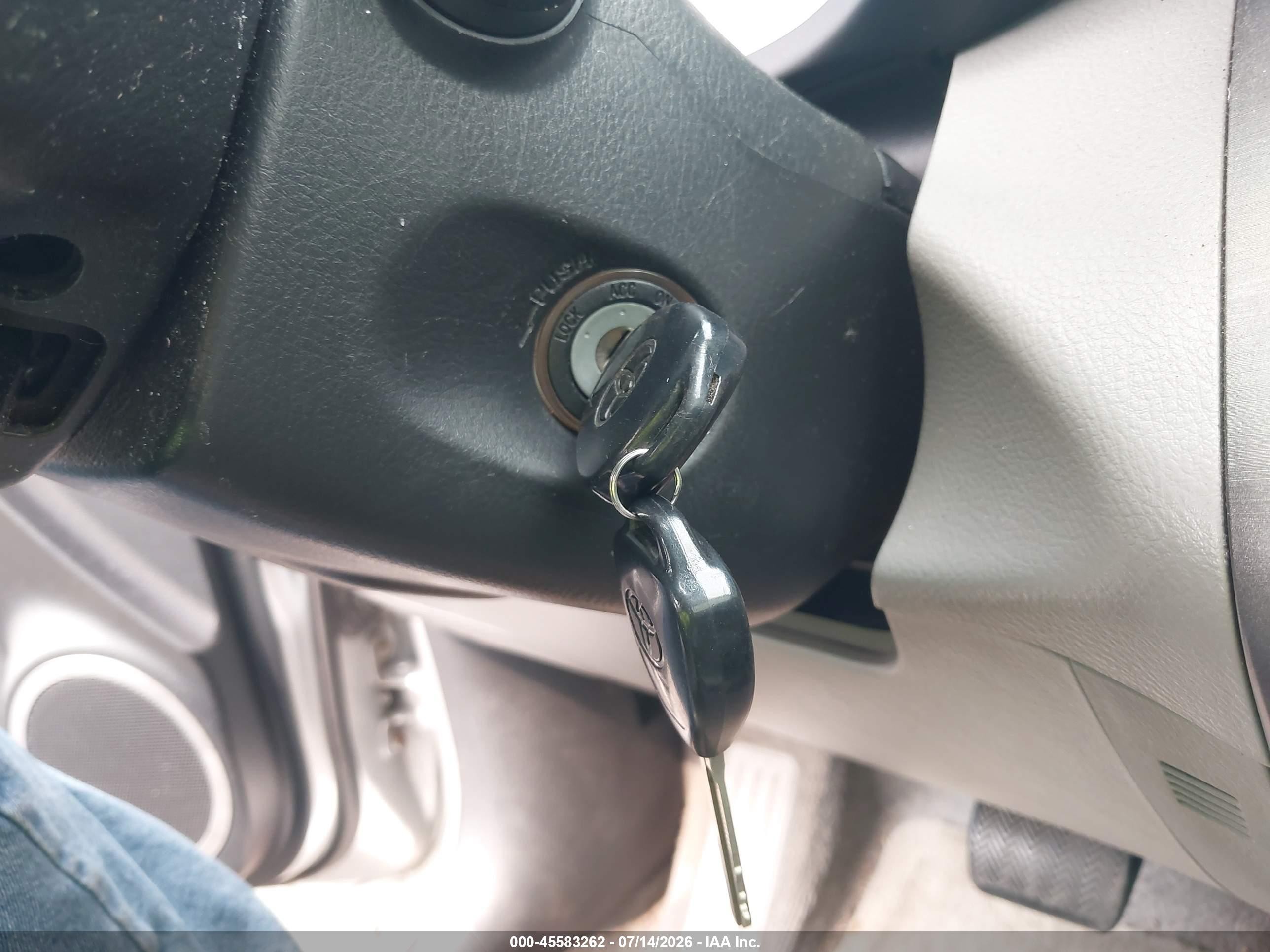 2012 Toyota Rav4   Silver vin: JTMBF4DV2C5056419